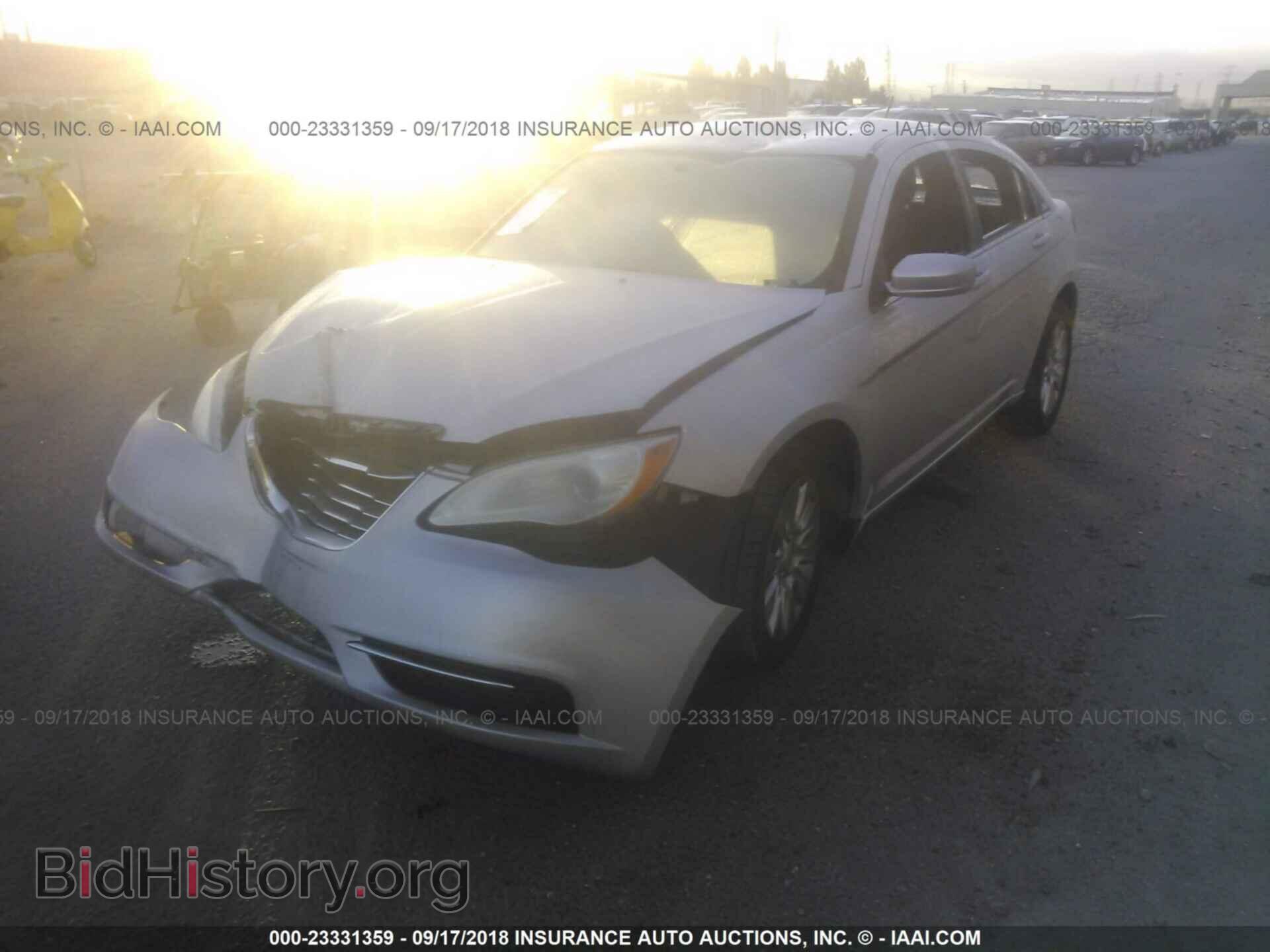 2012 Chrysler 200 - VIN: 1C3CCBAB5CN321009 - Фото 2