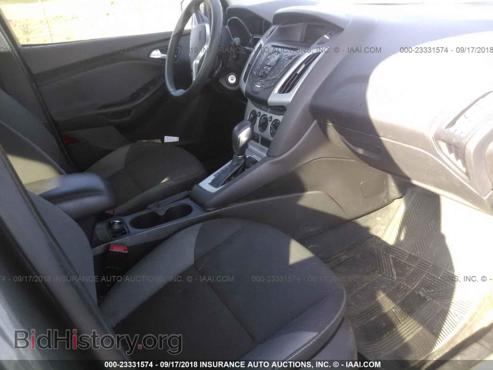 2014 Ford Focus - VIN: 1FADP3F2XEL132802 - Photo 5