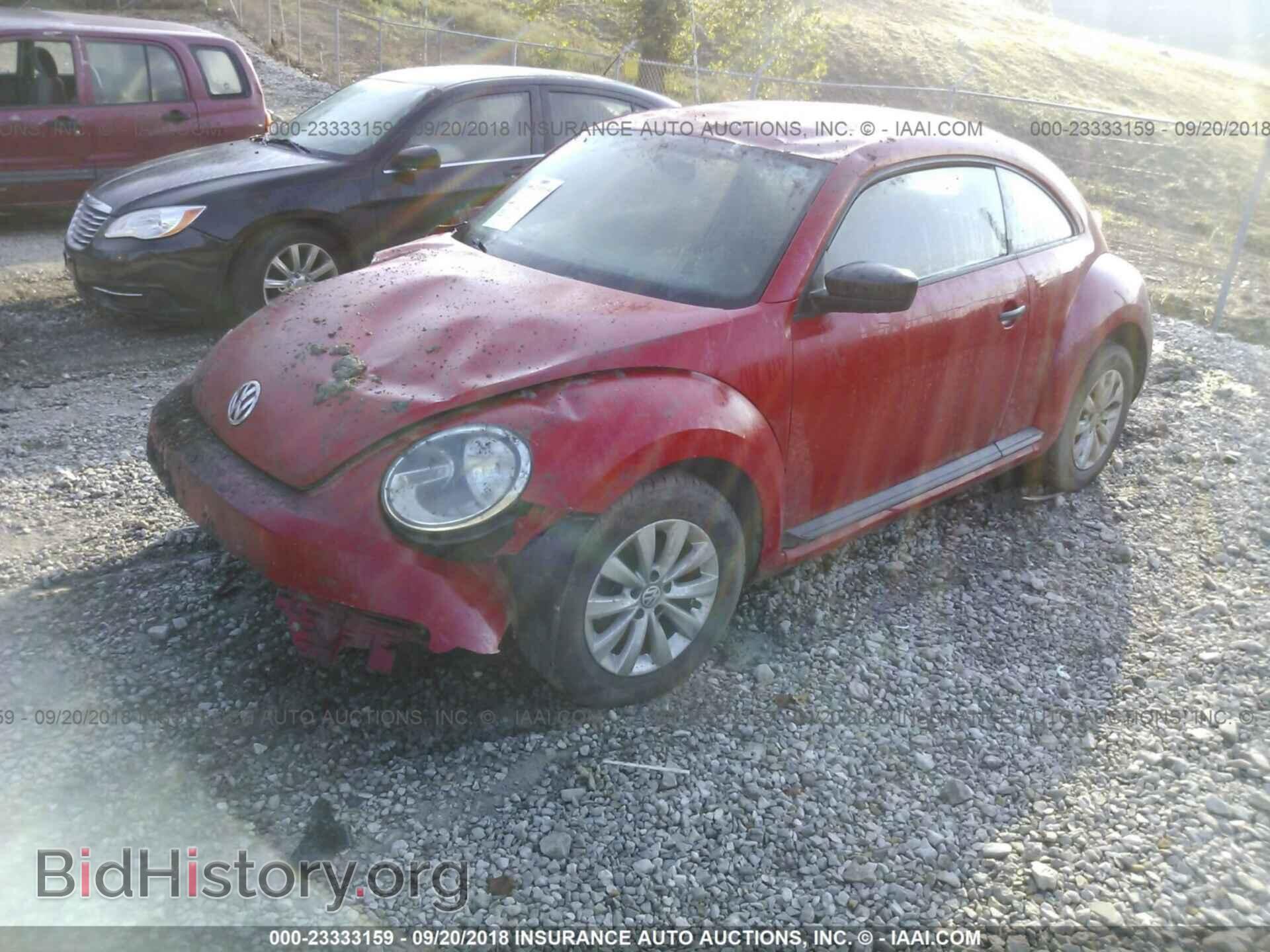 2013 VOLKSWAGEN BEETLE - VIN: 3VWFX7AT3DM603810 - Фото 2