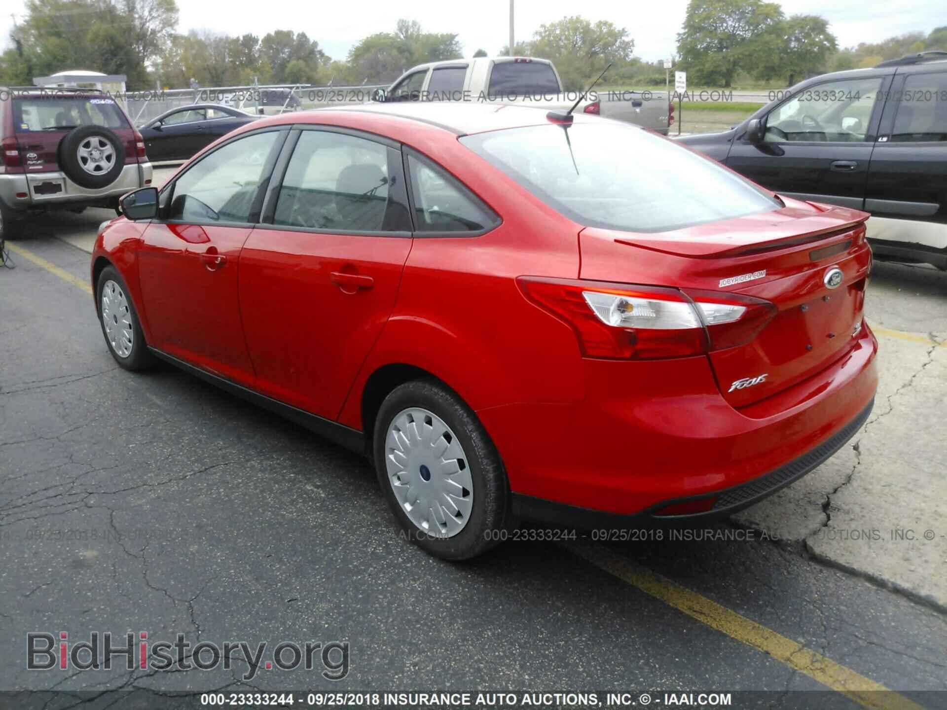 2013 Ford Focus - VIN: 1FADP3F23DL136740 - Photo 3
