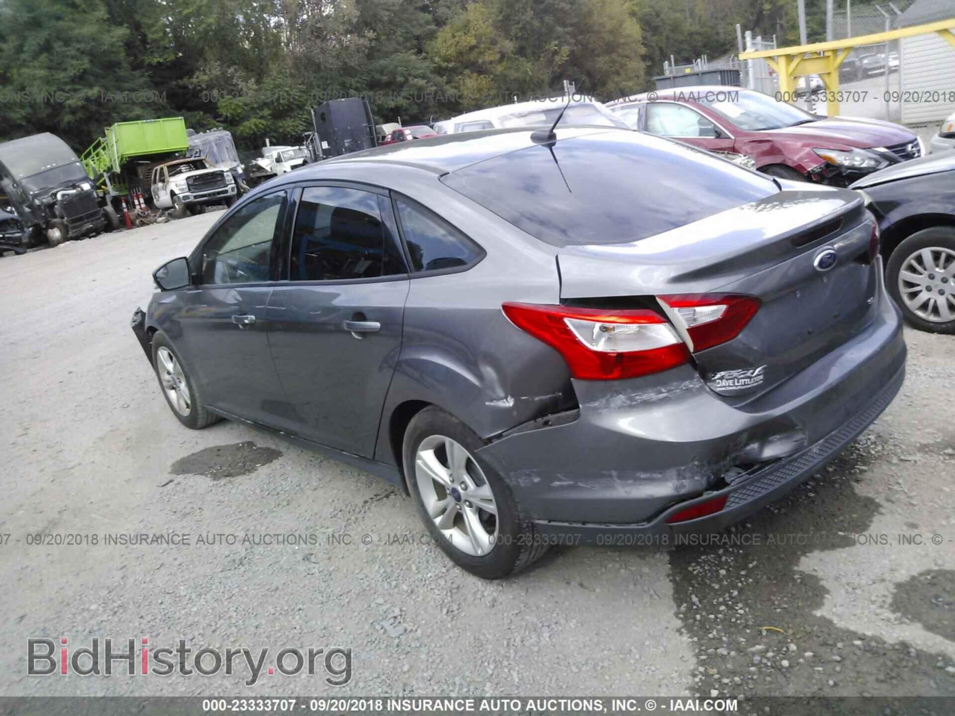 2014 Ford Focus - VIN: 1FADP3F22EL238189 - Photo 3
