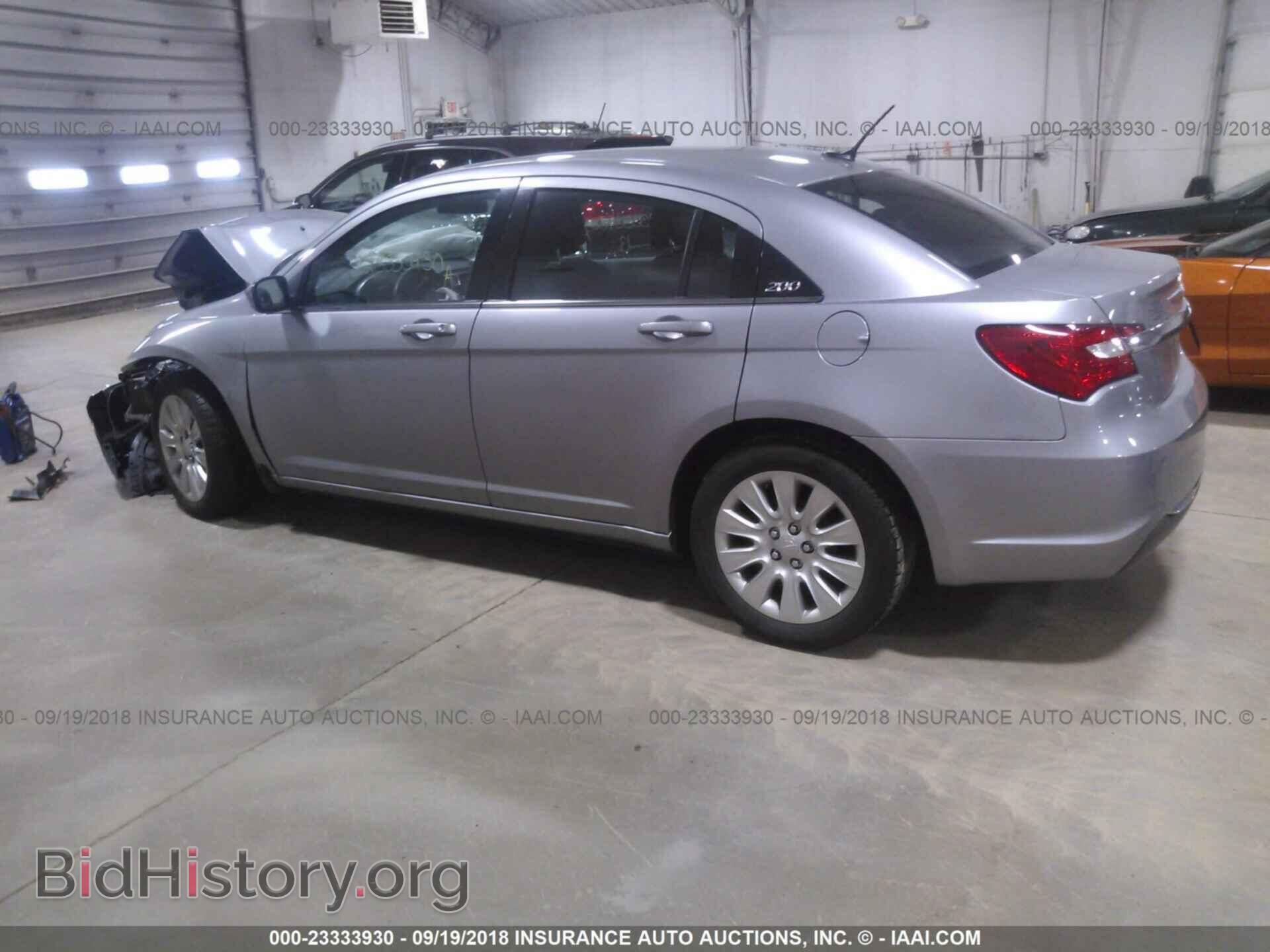 2013 Chrysler 200 - VIN: 1C3CCBAB2DN733339 - Фото 3