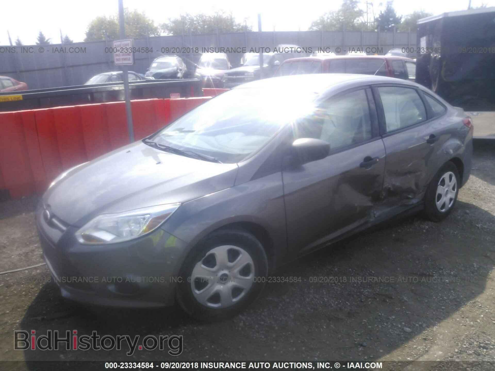 2013 Ford Focus - VIN: 1FADP3E29DL360323 - Photo 2