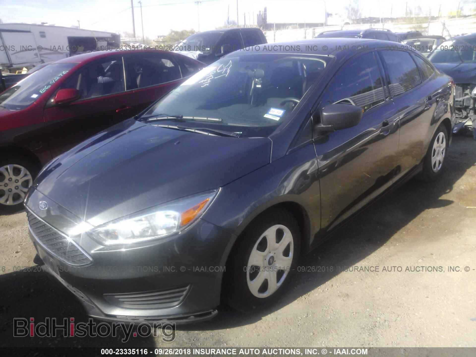 2016 Ford Focus - VIN: 1FADP3E26GL379206 - Фото 2