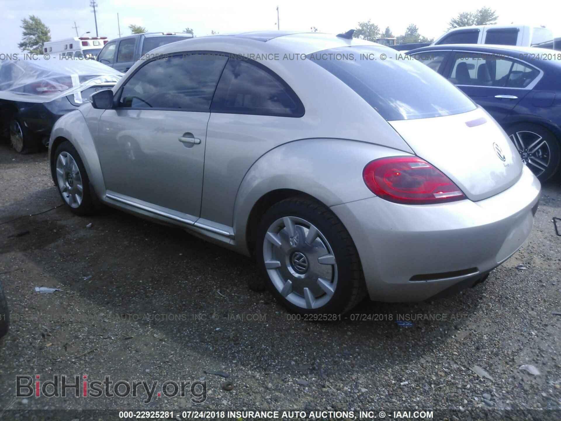2013 VOLKSWAGEN BEETLE - VIN: 3VWHX7ATXDM675077 - Фото 3
