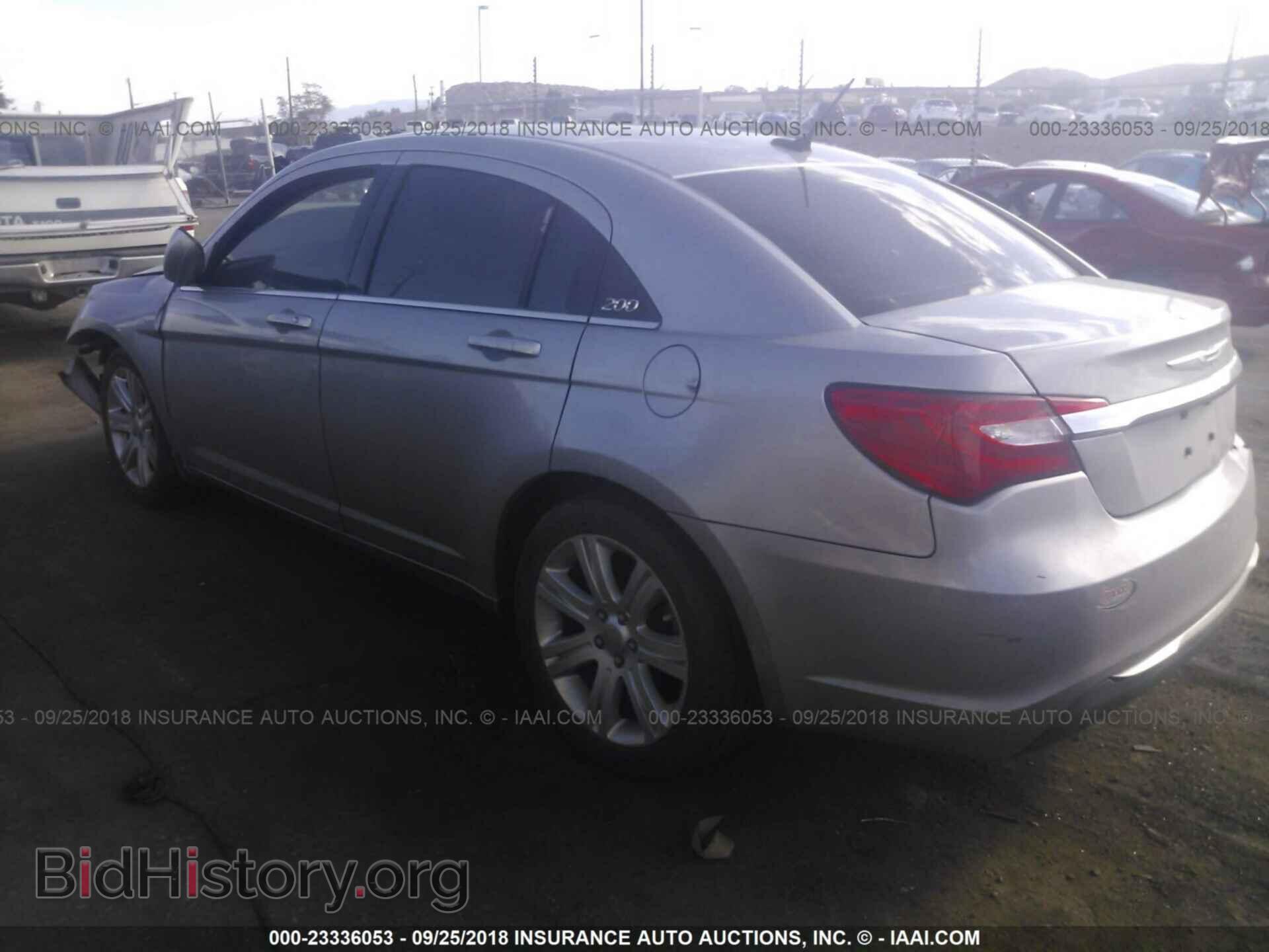 2013 Chrysler 200 - VIN: 1C3CCBABXDN705708 - Фото 3