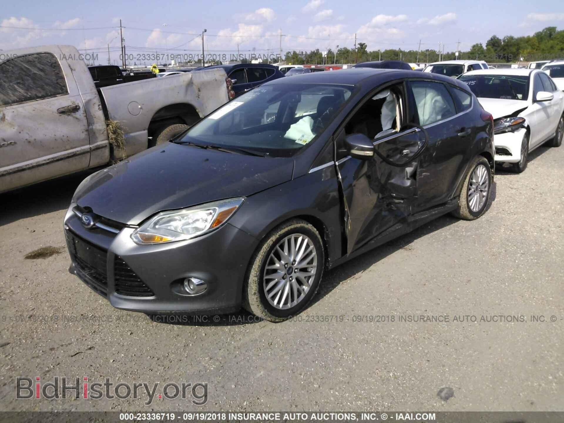 2012 Ford Focus - VIN: 1FAHP3M24CL454143 - Photo 2