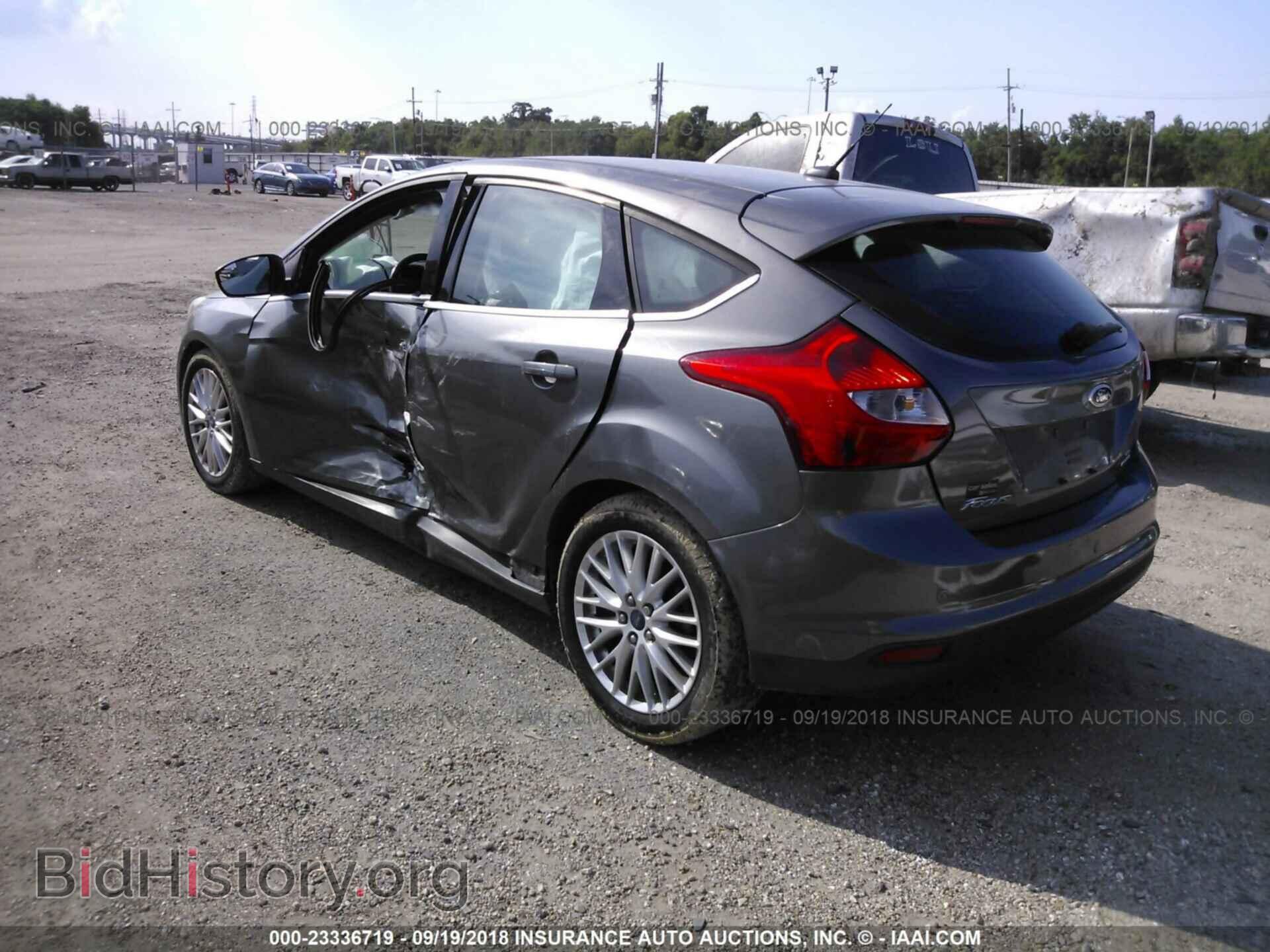 2012 Ford Focus - VIN: 1FAHP3M24CL454143 - Photo 3