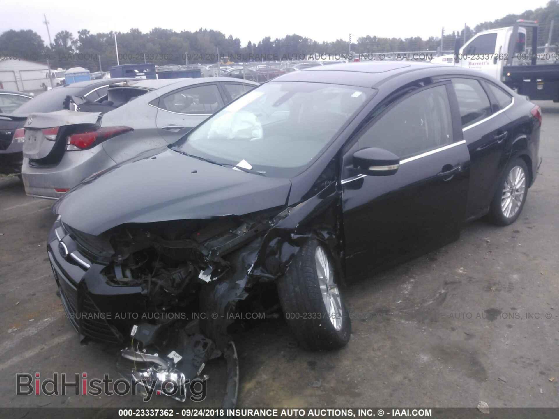 2012 Ford Focus - VIN: 1FAHP3H22CL360188 - Фото 2