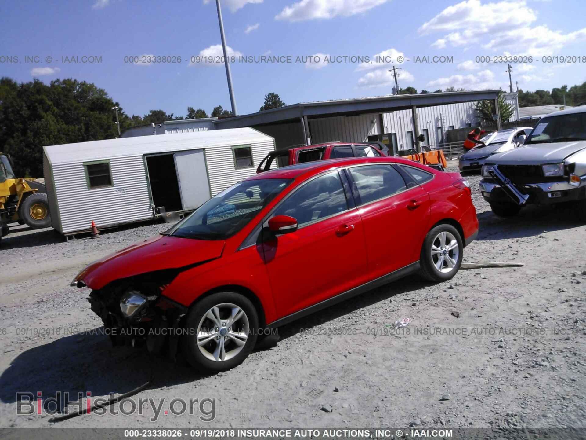 2014 Ford Focus - VIN: 1FADP3F2XEL359617 - Фото 2