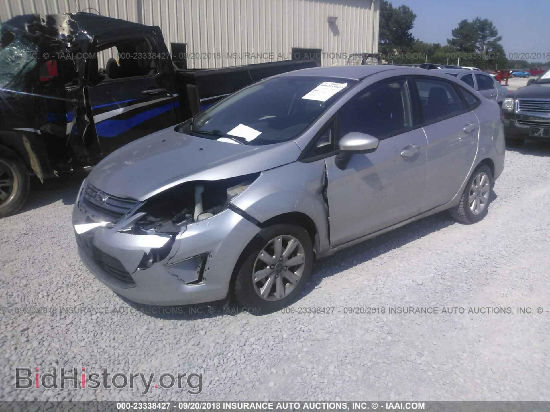 2012 Ford Fiesta - VIN: 3FADP4BJ8CM215384 - Фото 2