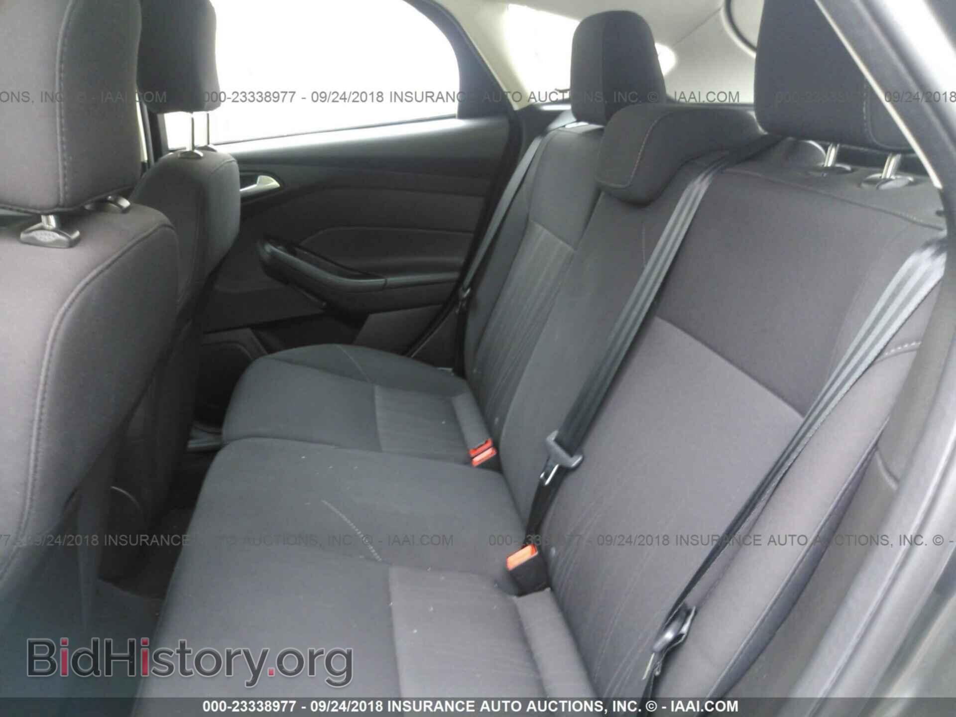 2016 Ford Focus - VIN: 1FADP3K21GL263660 - Photo 8