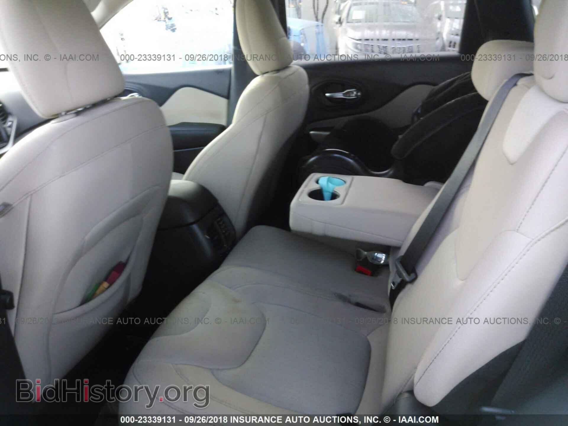 2017 Jeep Cherokee - VIN: 1C4PJLAB4HW574462 - Фото 8