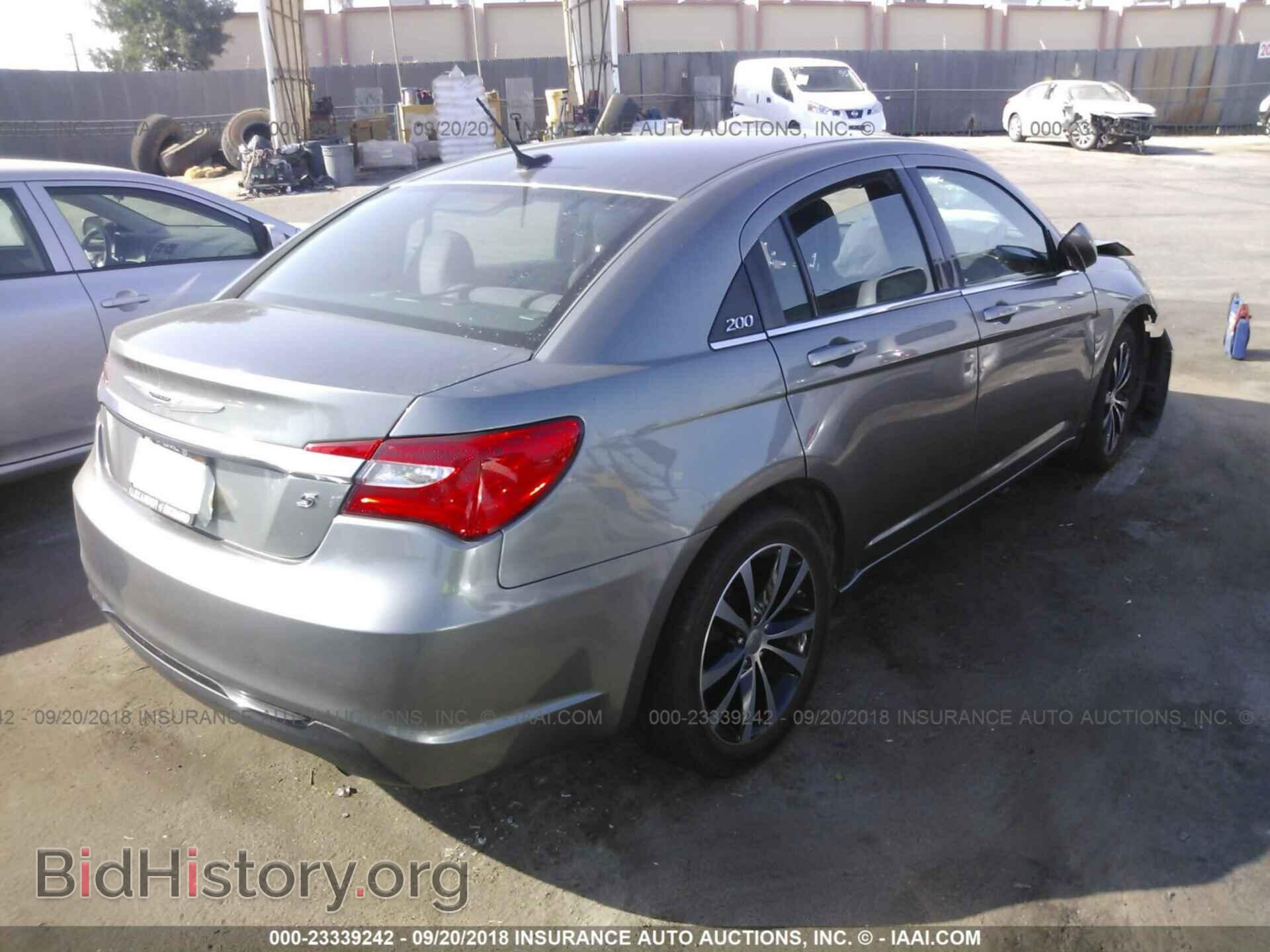 2013 Chrysler 200 - VIN: 1C3CCBBB2DN612115 - Фото 4
