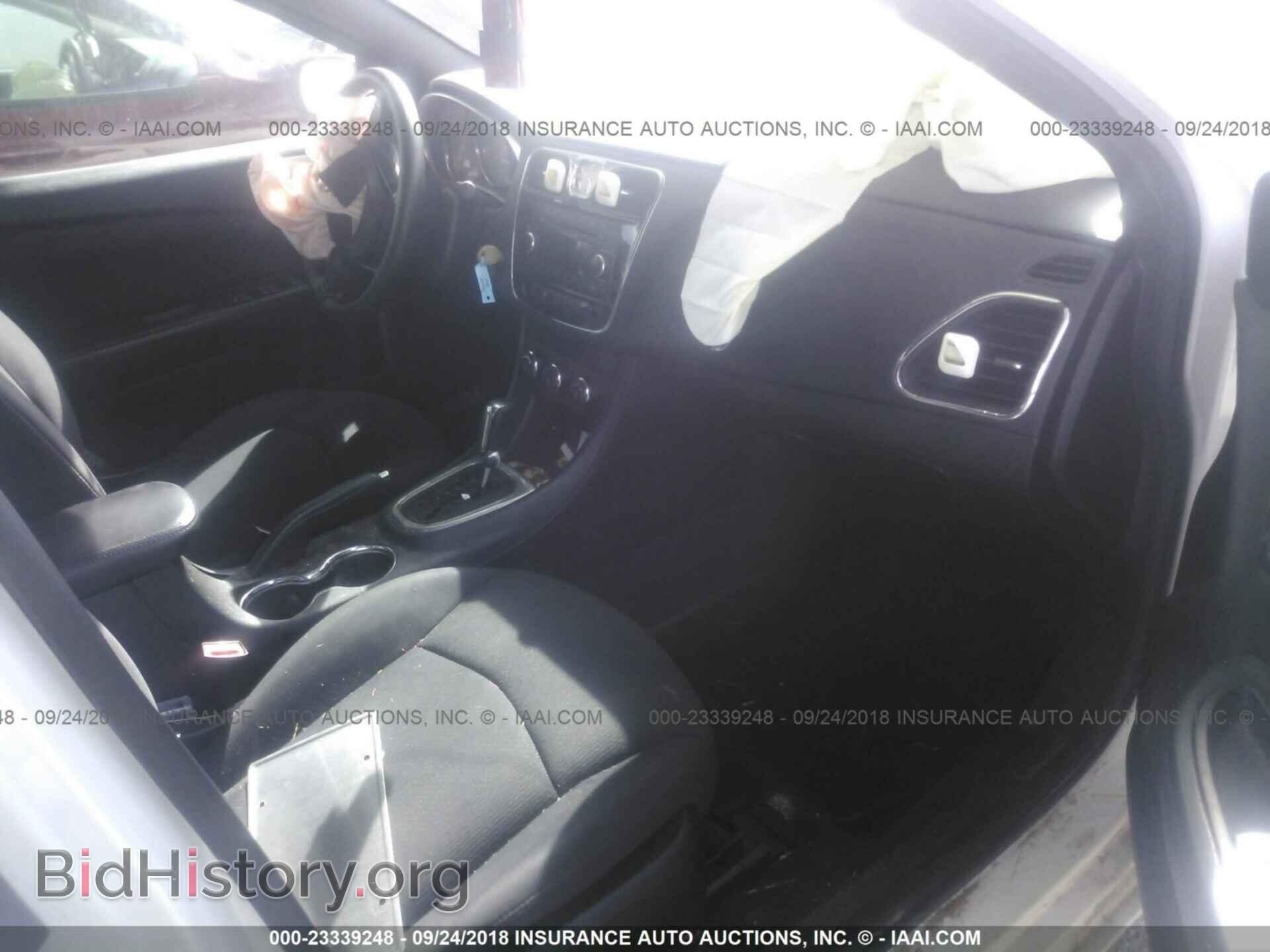 2013 Chrysler 200 - VIN: 1C3CCBAB0DN686439 - Photo 5