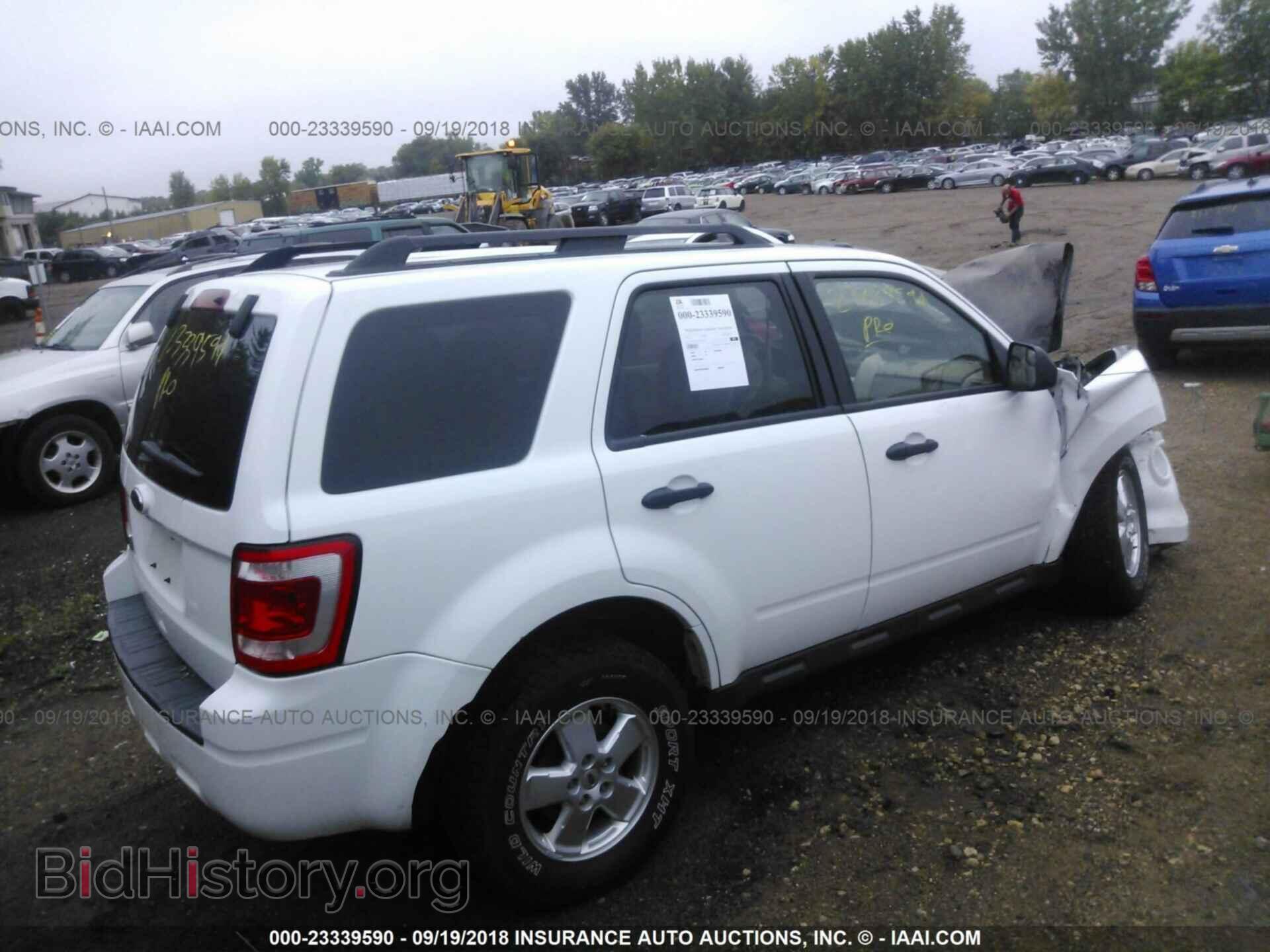 2011 Ford Escape - VIN: 1FMCU9D76BKC05967 - Фото 4