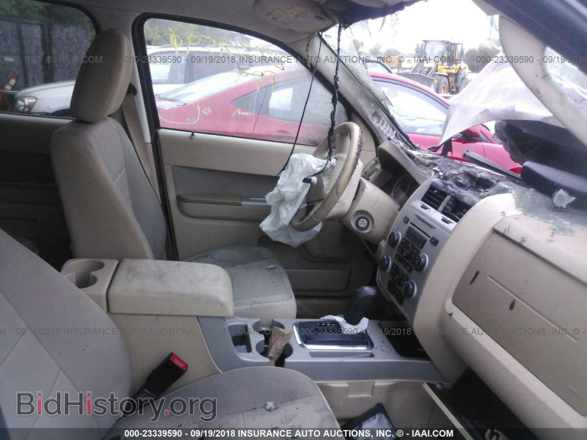 2011 Ford Escape - VIN: 1FMCU9D76BKC05967 - Фото 5