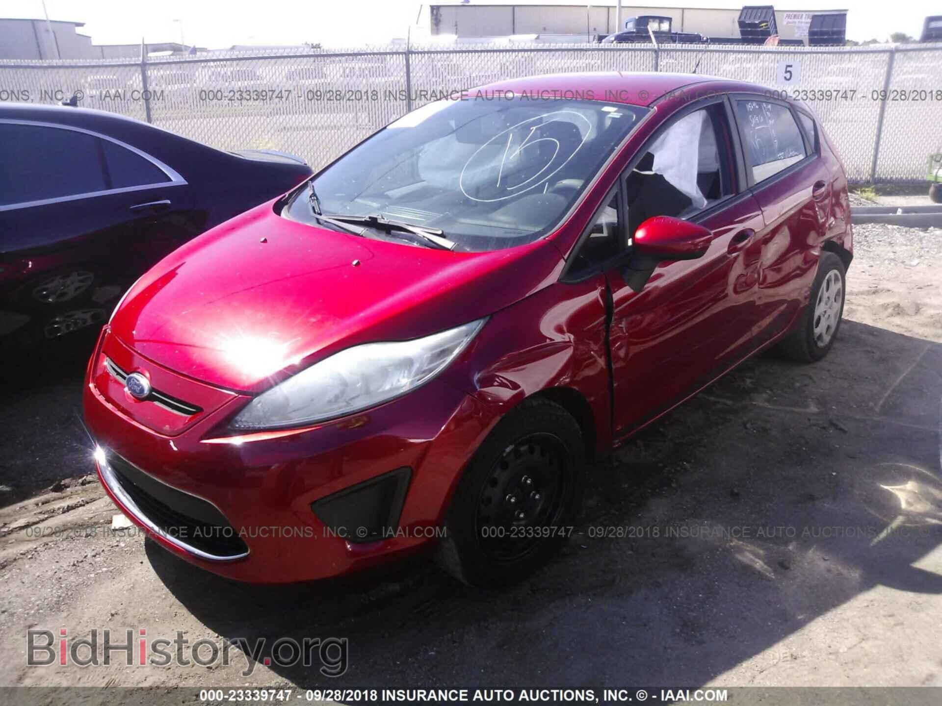 2011 Ford Fiesta - VIN: 3FADP4EJ1BM115752 - Фото 2