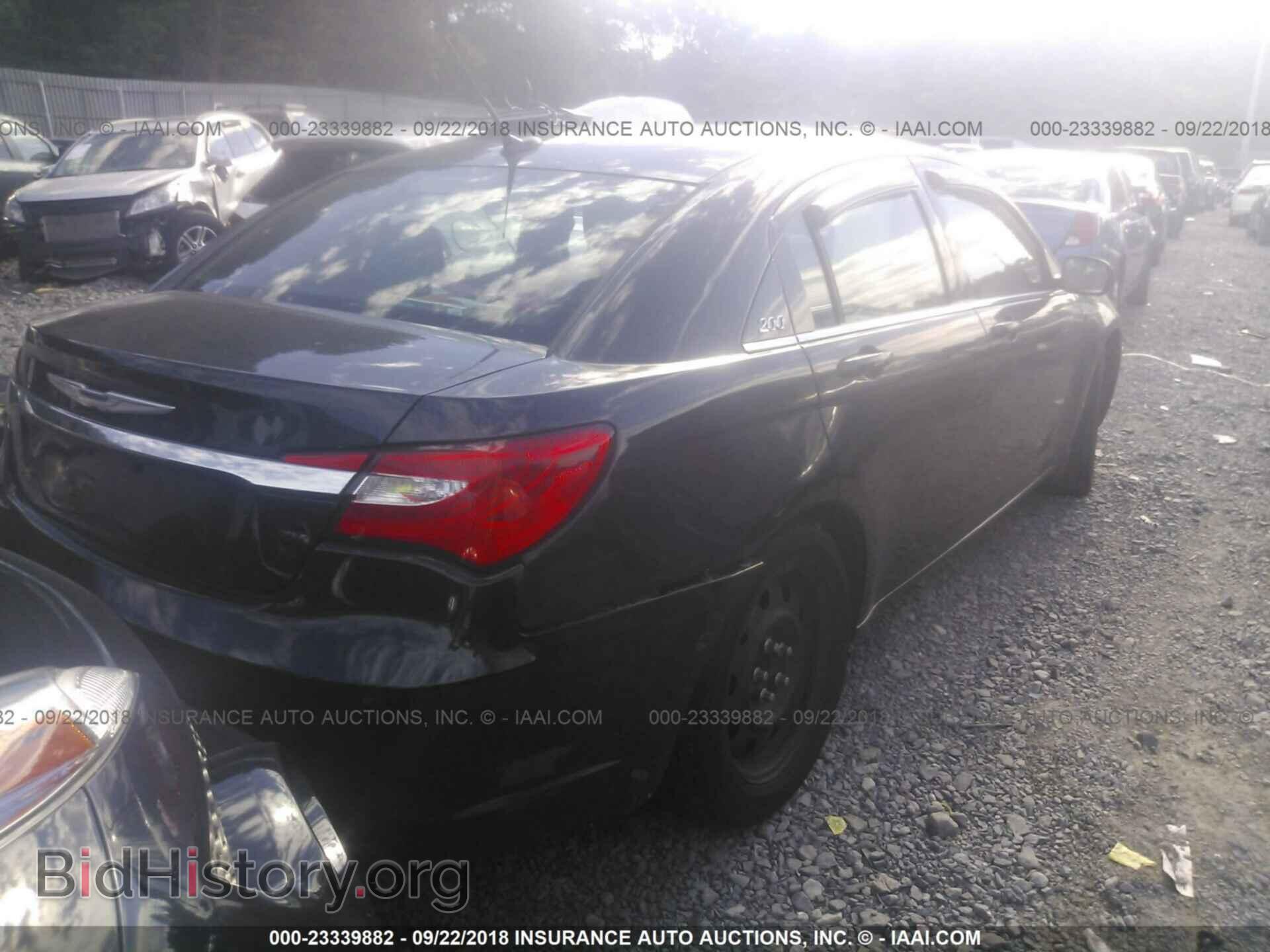 2011 Chrysler 200 - VIN: 1C3BC4FB3BN522146 - Photo 4