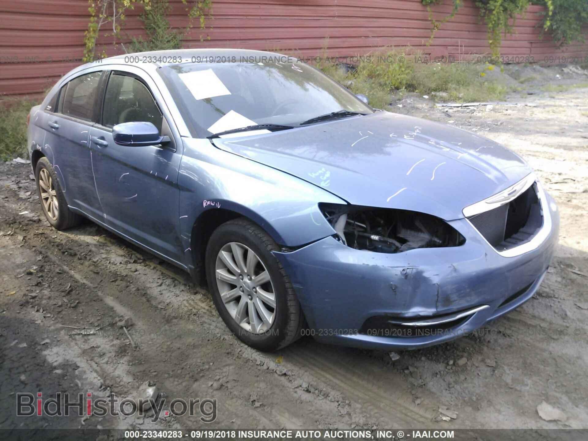Photo 1C3BC1FB3BN576268 - Chrysler 200 2011