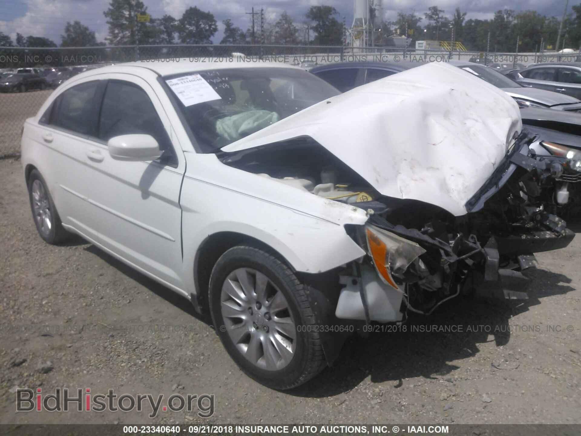 Photo 1C3BC4FB4BN515769 - Chrysler 200 2011
