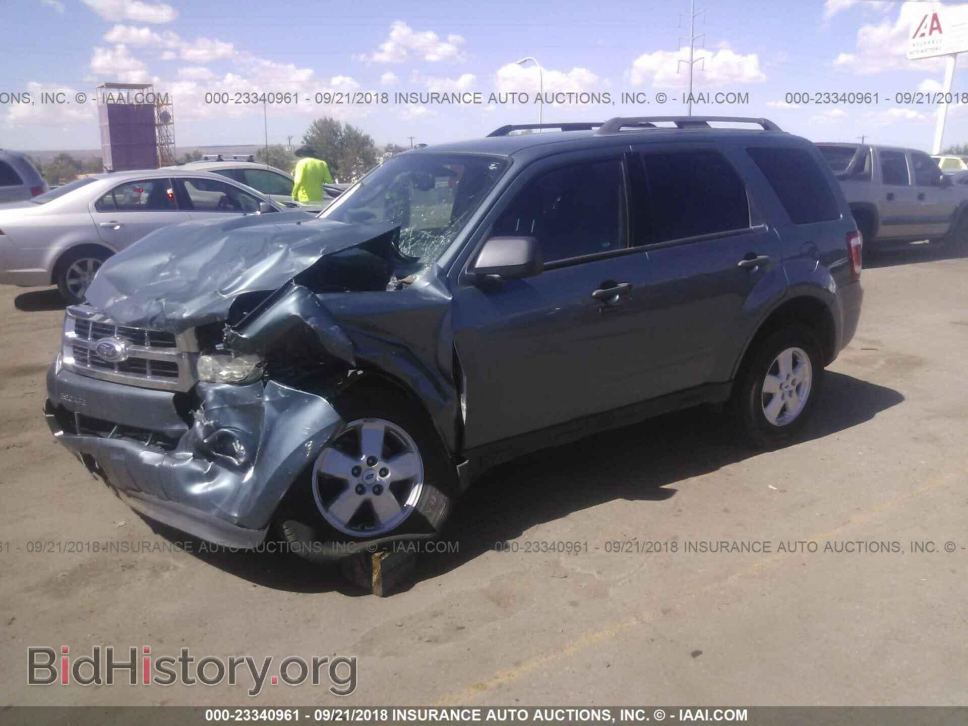 2012 Ford Escape - VIN: 1FMCU9DG4CKB78639 - Photo 2