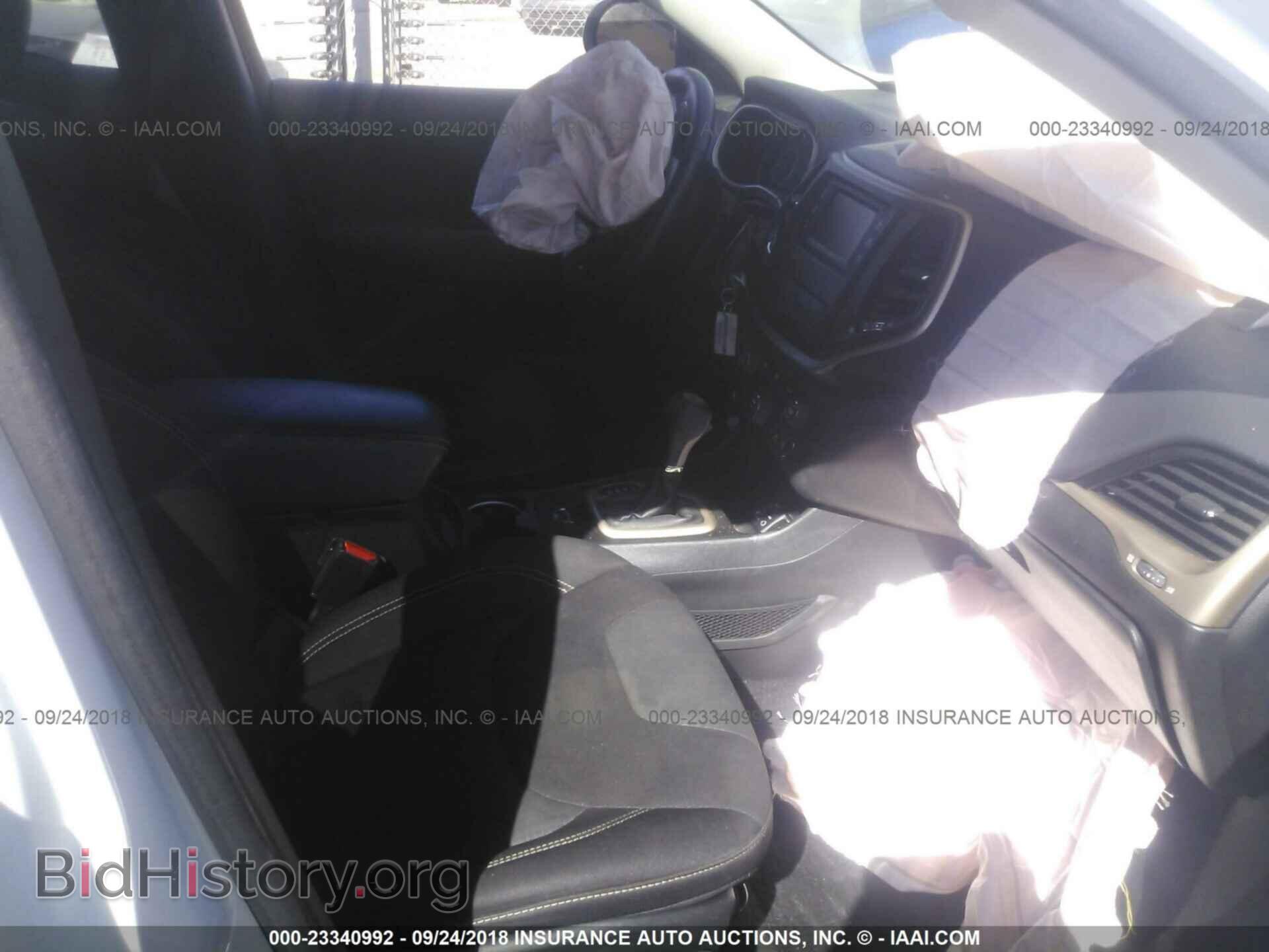 2015 Jeep Cherokee - VIN: 1C4PJLCB6FW683029 - Фото 5
