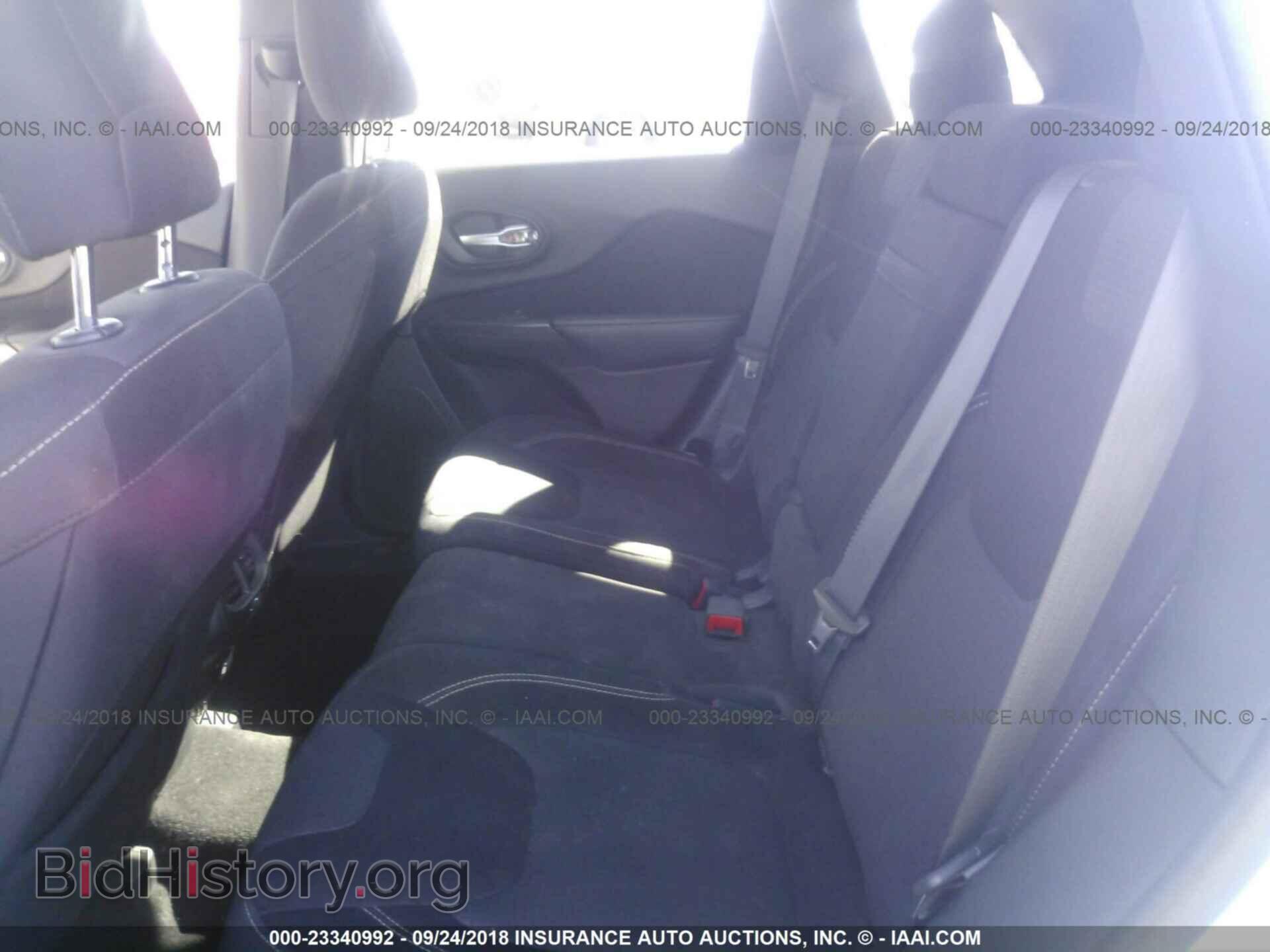 2015 Jeep Cherokee - VIN: 1C4PJLCB6FW683029 - Фото 8