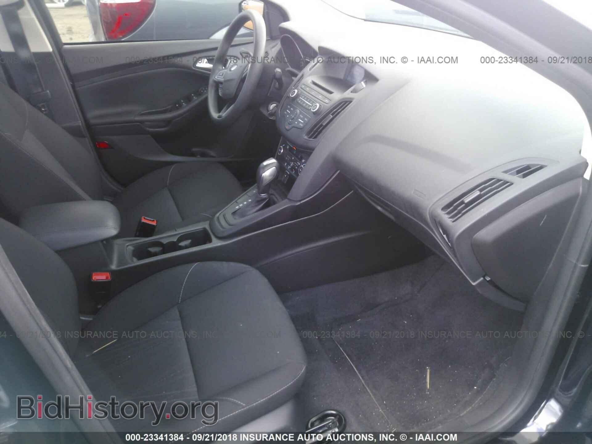 2016 Ford Focus - VIN: 1FADP3FE5GL376886 - Photo 5