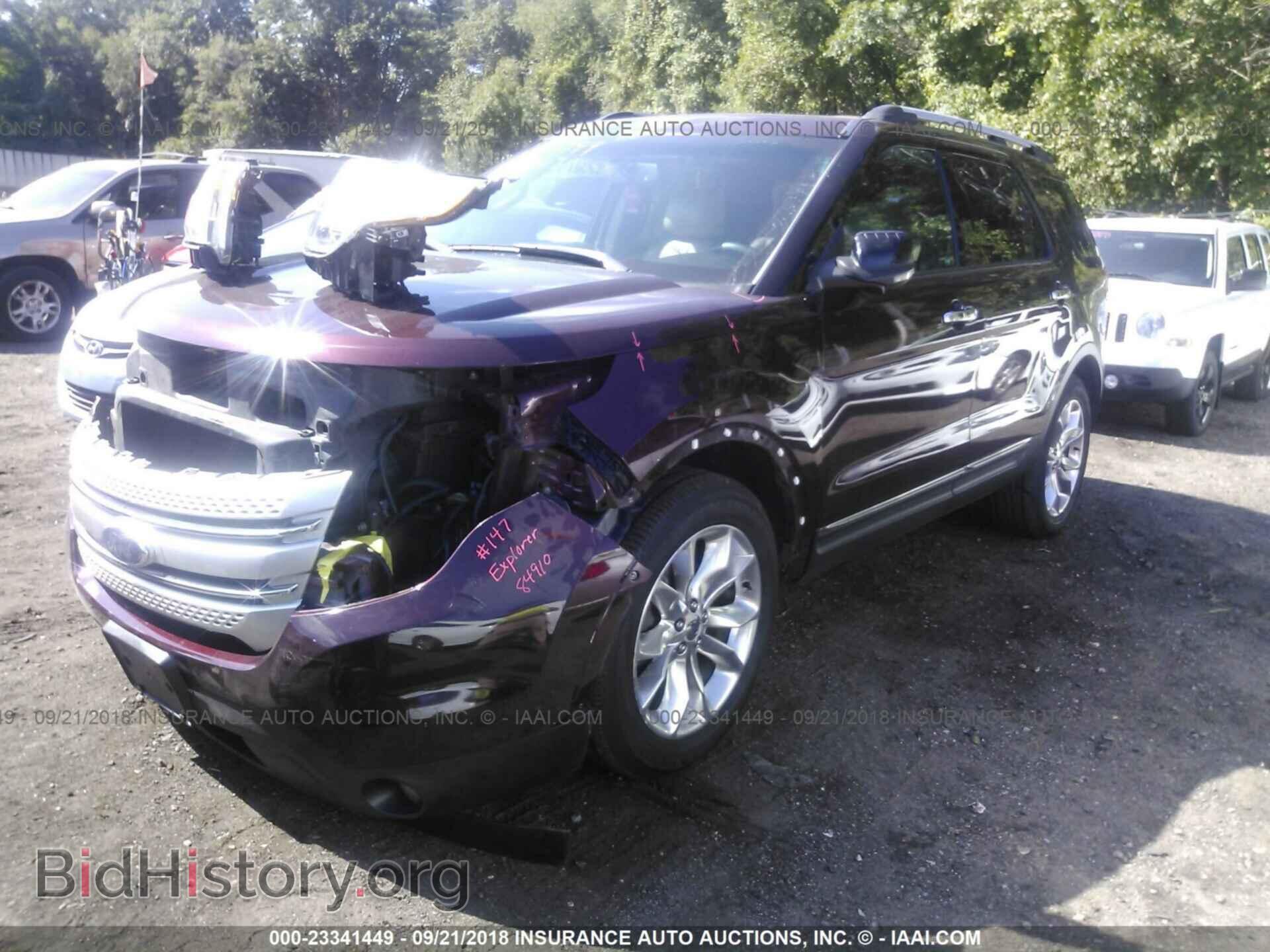 2011 Ford Explorer - VIN: 1FMHK8D87BGA37046 - Фото 2