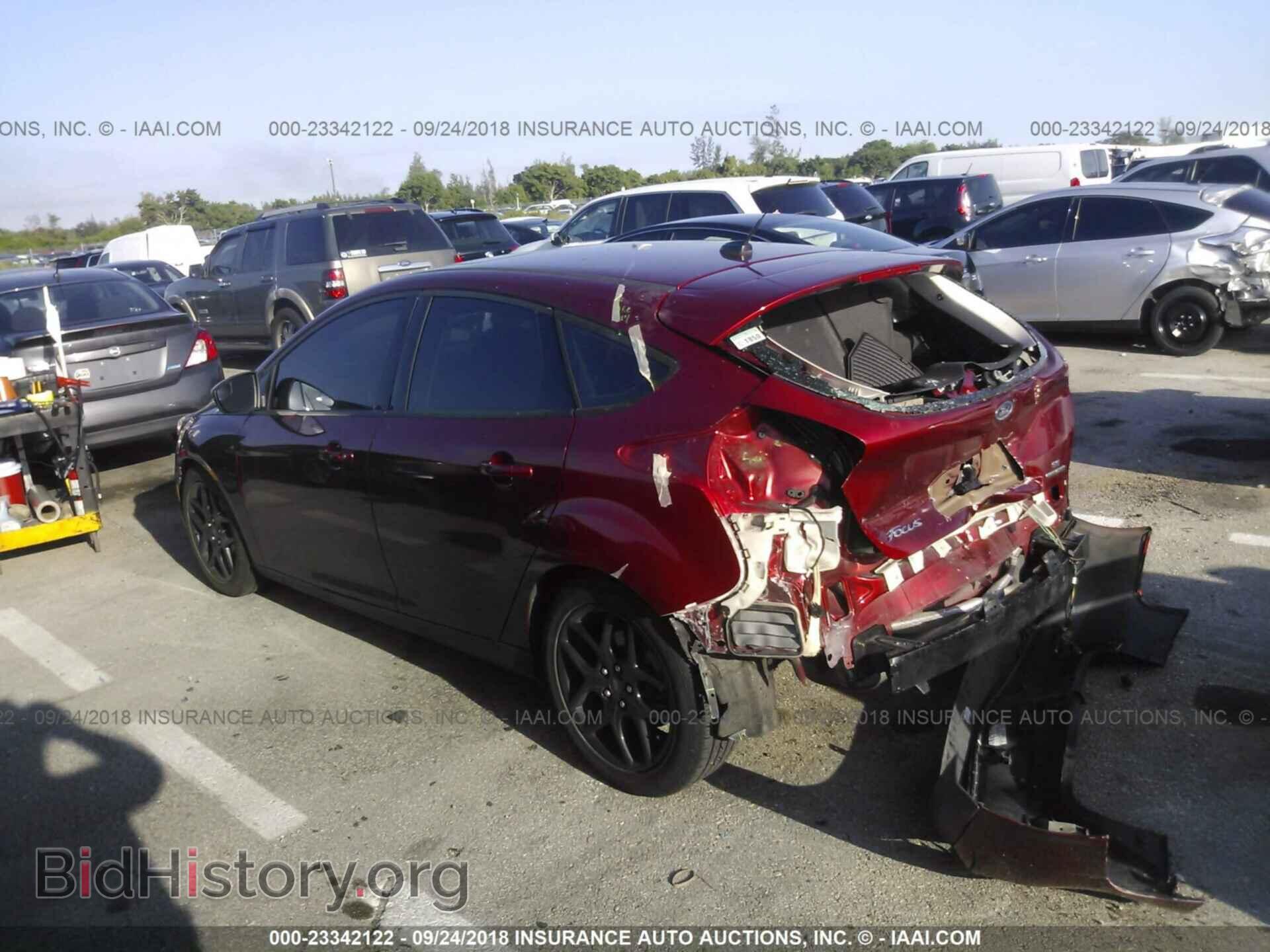 2016 Ford Focus - VIN: 1FADP3K23GL299527 - Photo 3