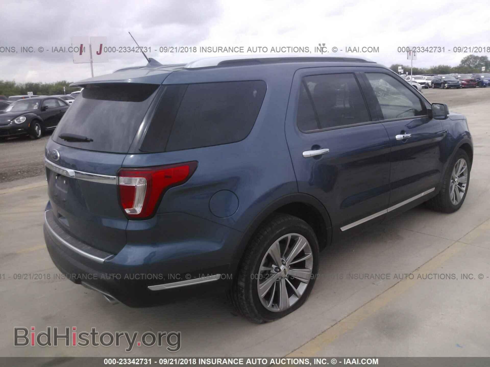 2018 Ford Explorer - VIN: 1FM5K7F83JGB57922 - Фото 4