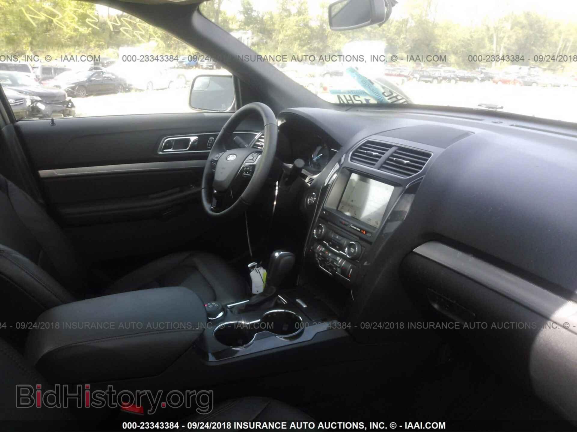 2018 Ford Explorer - VIN: 1FM5K8D82JGB31465 - Photo 5