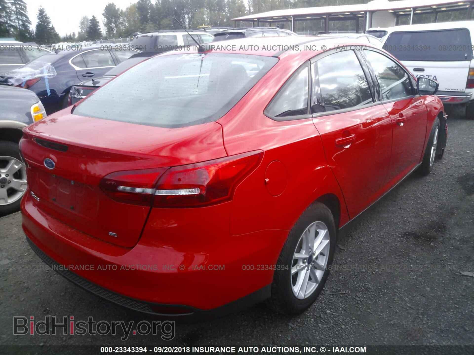 2016 Ford Focus - VIN: 1FADP3F20GL247184 - Photo 4