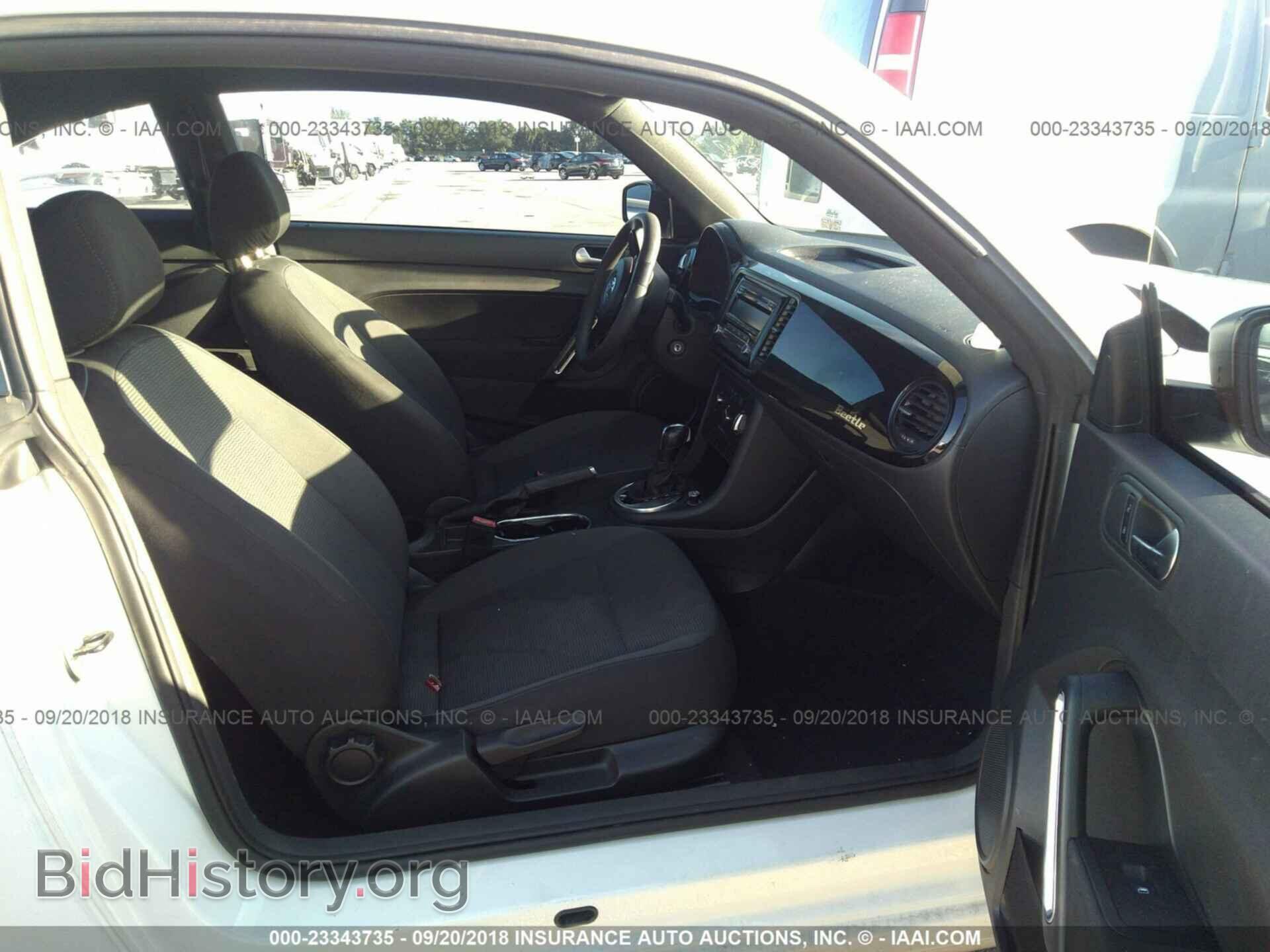 2012 Volkswagen Beetle - VIN: 3VWFP7AT5CM623216 - Фото 5