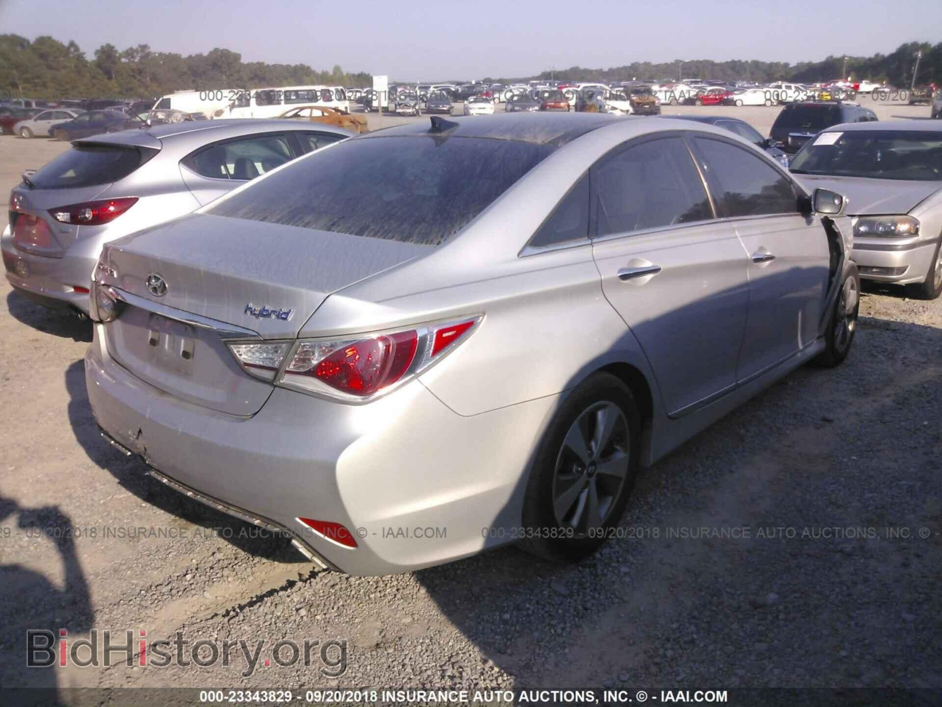 2012 Hyundai Sonata - VIN: KMHEC4A48CA021386 - Photo 4