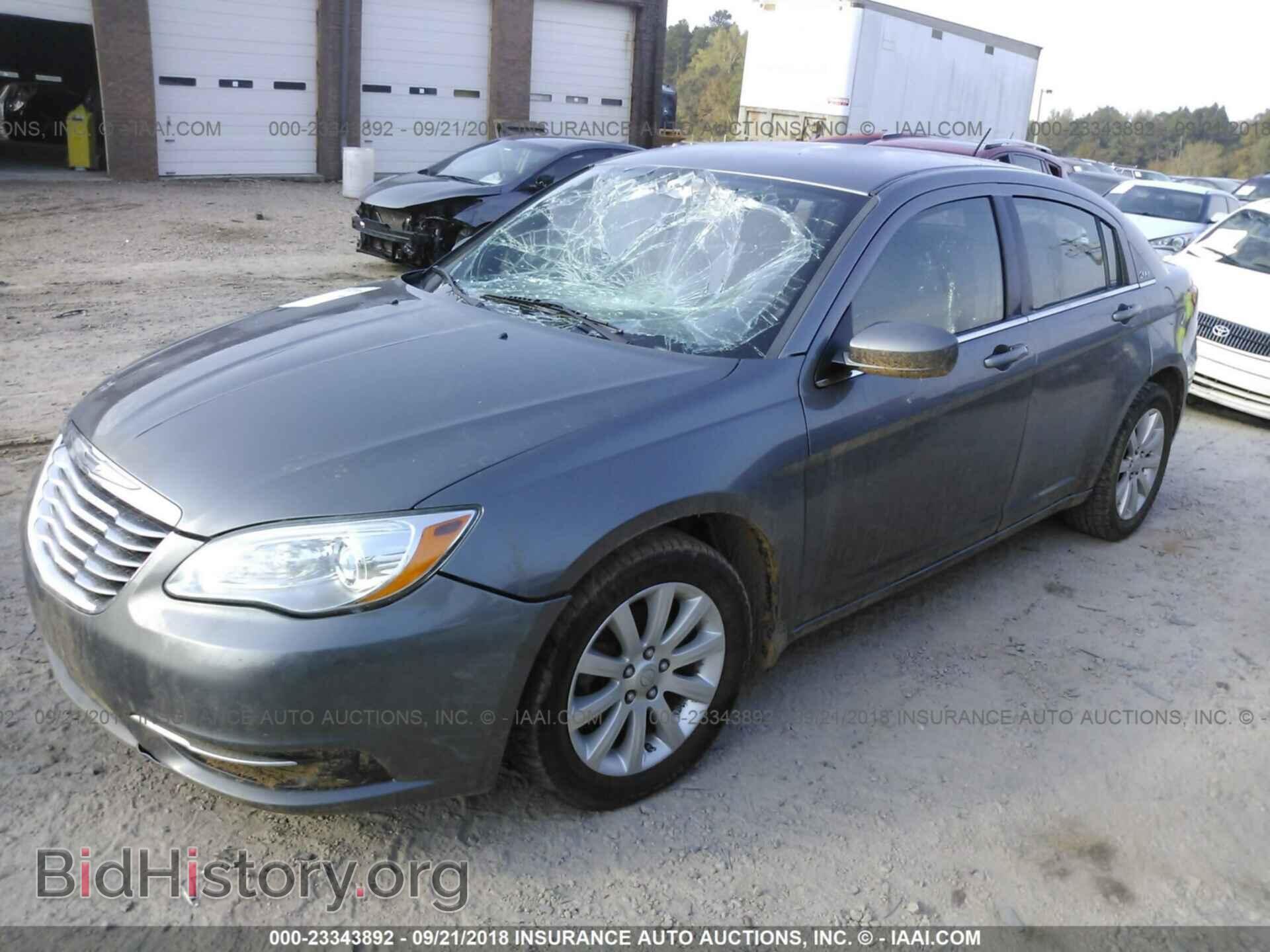 2012 Chrysler 200 - VIN: 1C3CCBBG4CN241954 - Фото 2