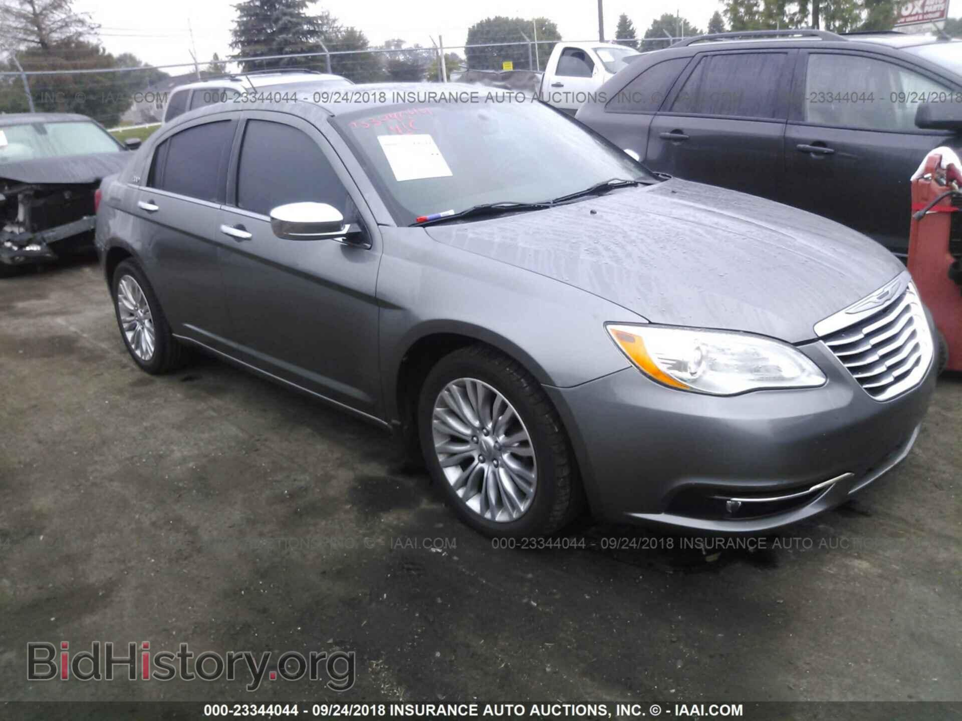 Photo 1C3BC2FG9BN618444 - Chrysler 200 2011