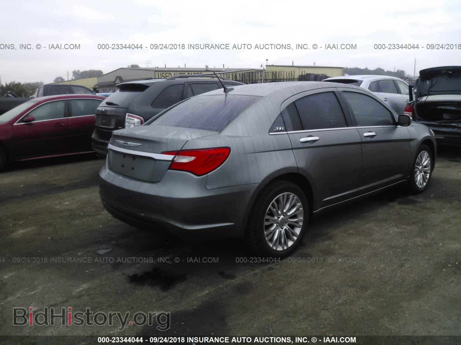 2011 Chrysler 200 - VIN: 1C3BC2FG9BN618444 - Photo 4