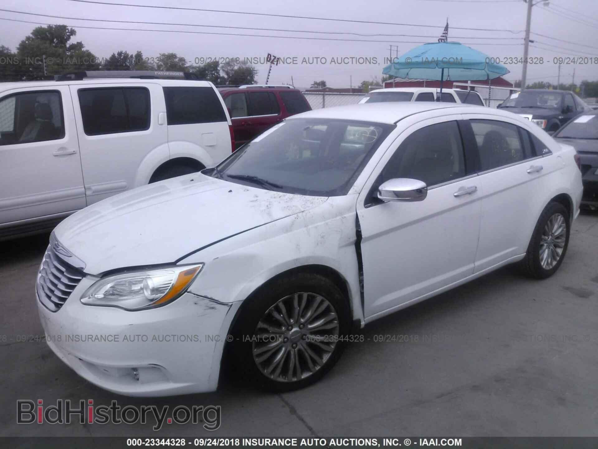 2013 Chrysler 200 - VIN: 1C3CCBCG5DN524895 - Photo 2