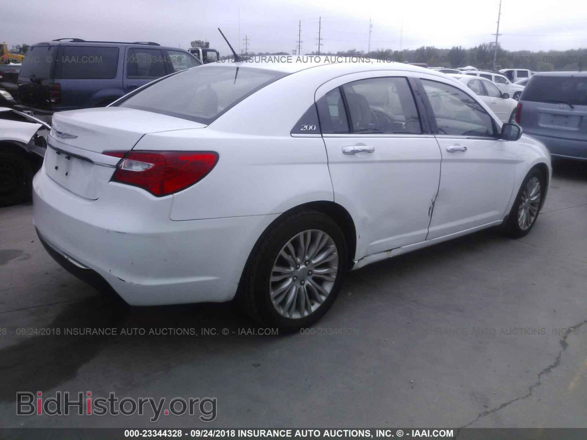 2013 Chrysler 200 - VIN: 1C3CCBCG5DN524895 - Photo 4