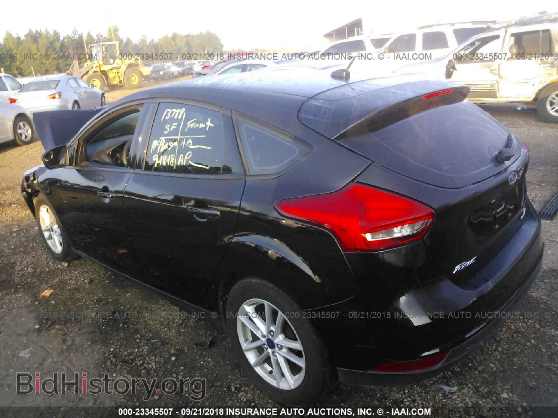 2016 Ford Focus - VIN: 1FADP3K2XGL407481 - Photo 3