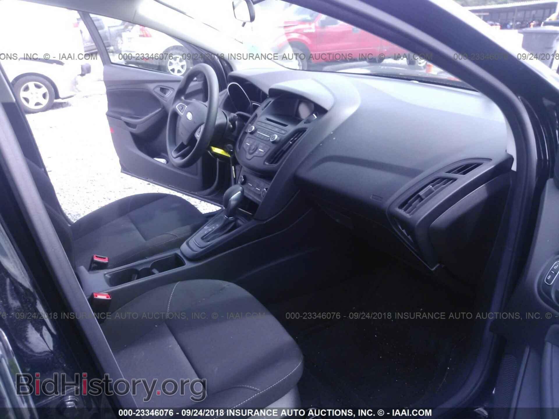 2017 Ford Focus - VIN: 1FADP3E21HL316662 - Photo 5