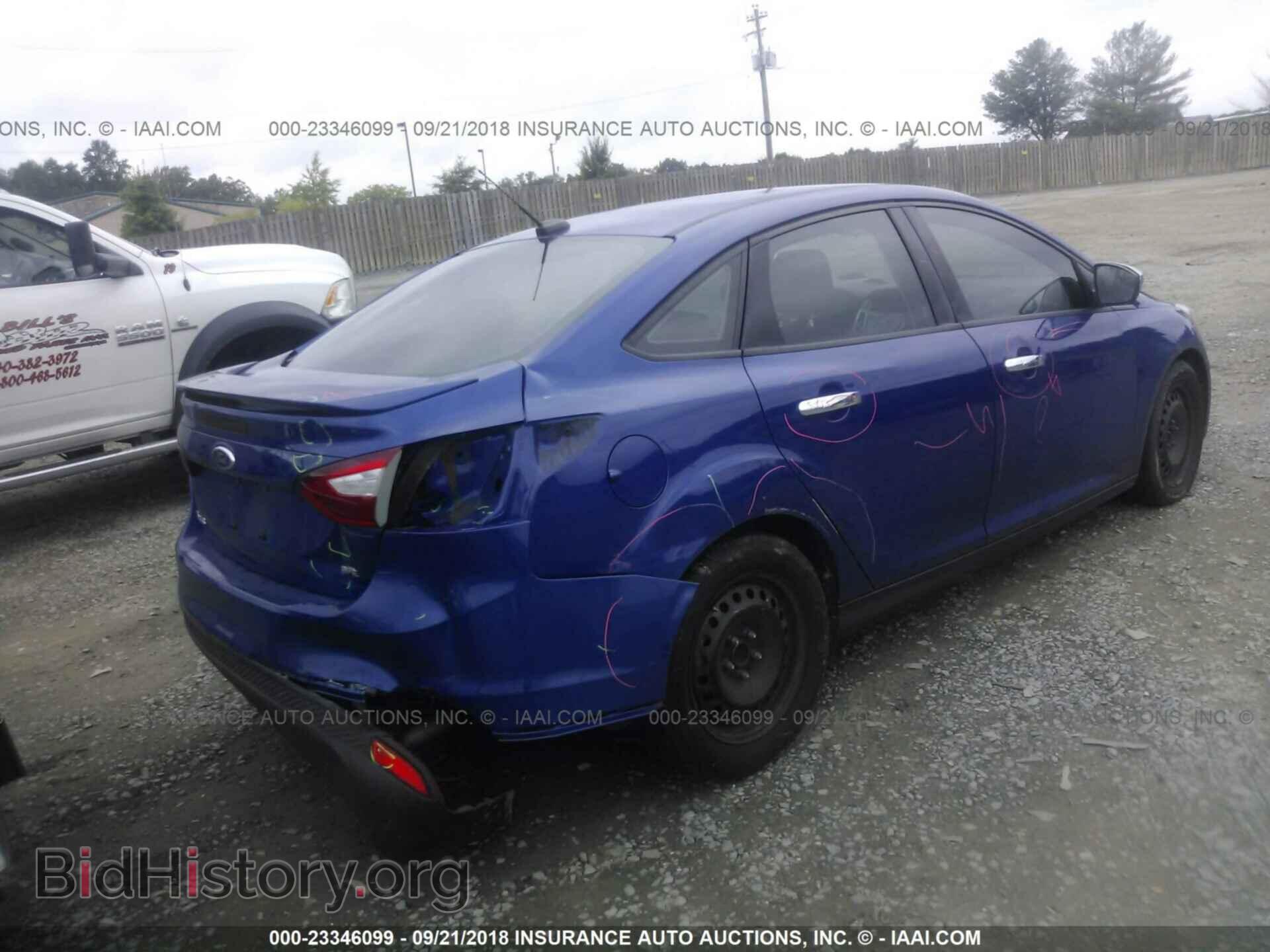 2012 Ford Focus - VIN: 1FAHP3F21CL303841 - Photo 4