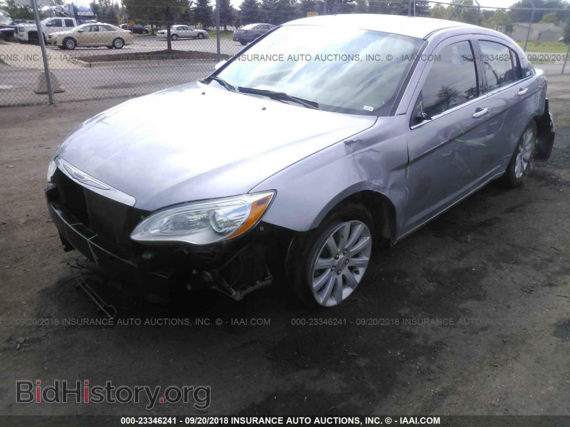 2014 Chrysler 200 - VIN: 1C3CCBCG1EN135351 - Photo 2