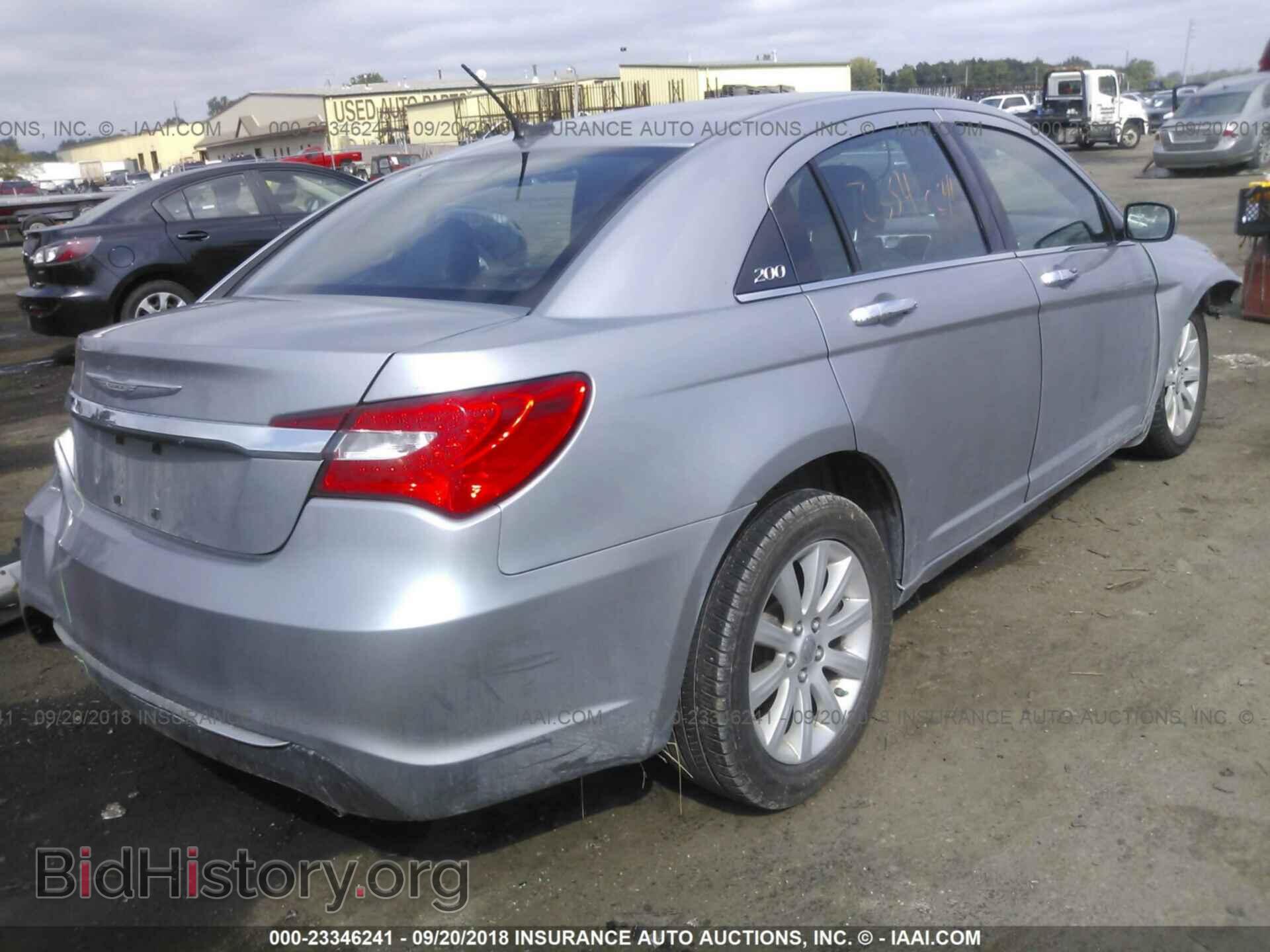 2014 Chrysler 200 - VIN: 1C3CCBCG1EN135351 - Photo 4