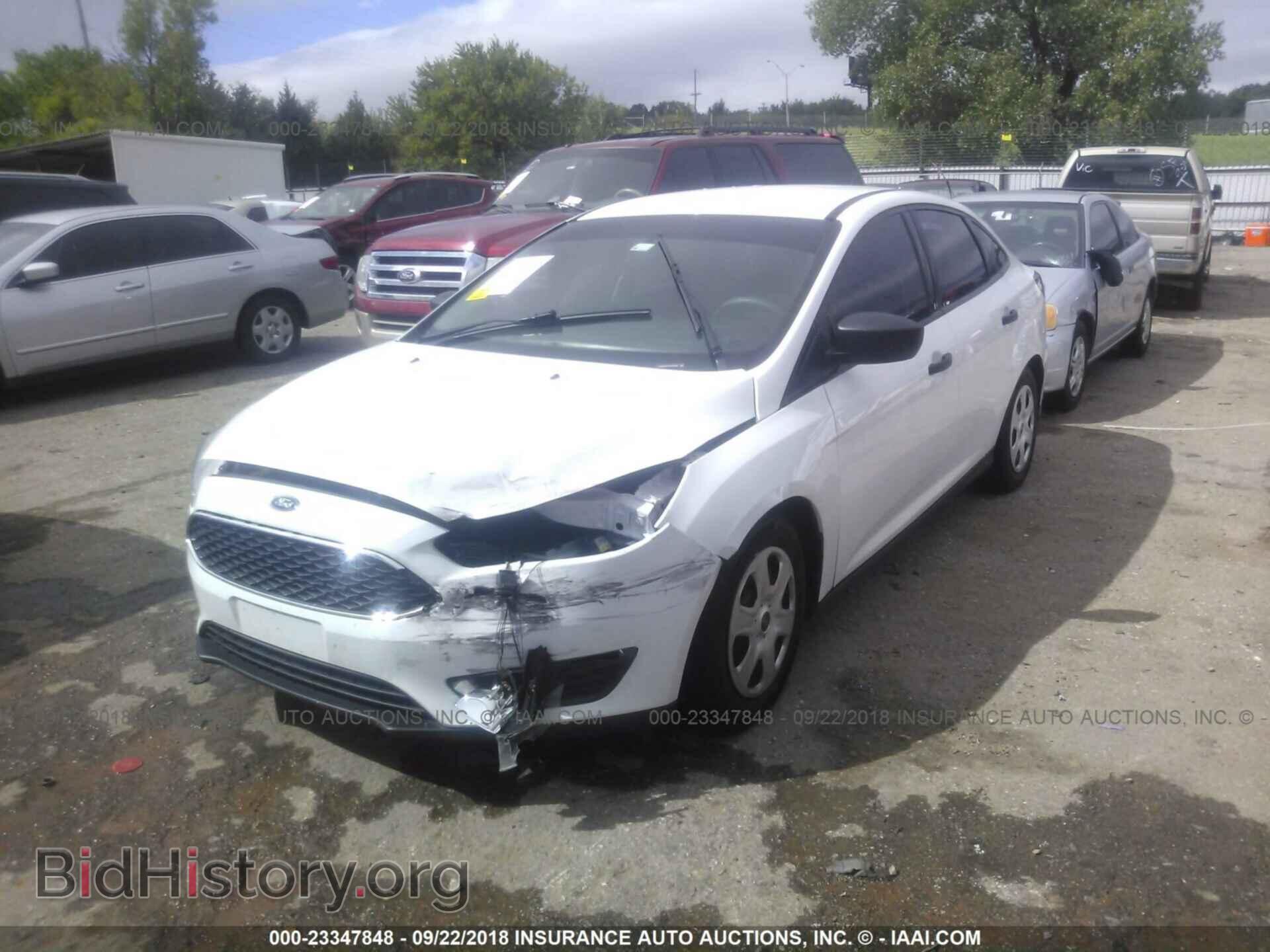 2015 Ford Focus - VIN: 1FADP3E21FL304492 - Photo 2