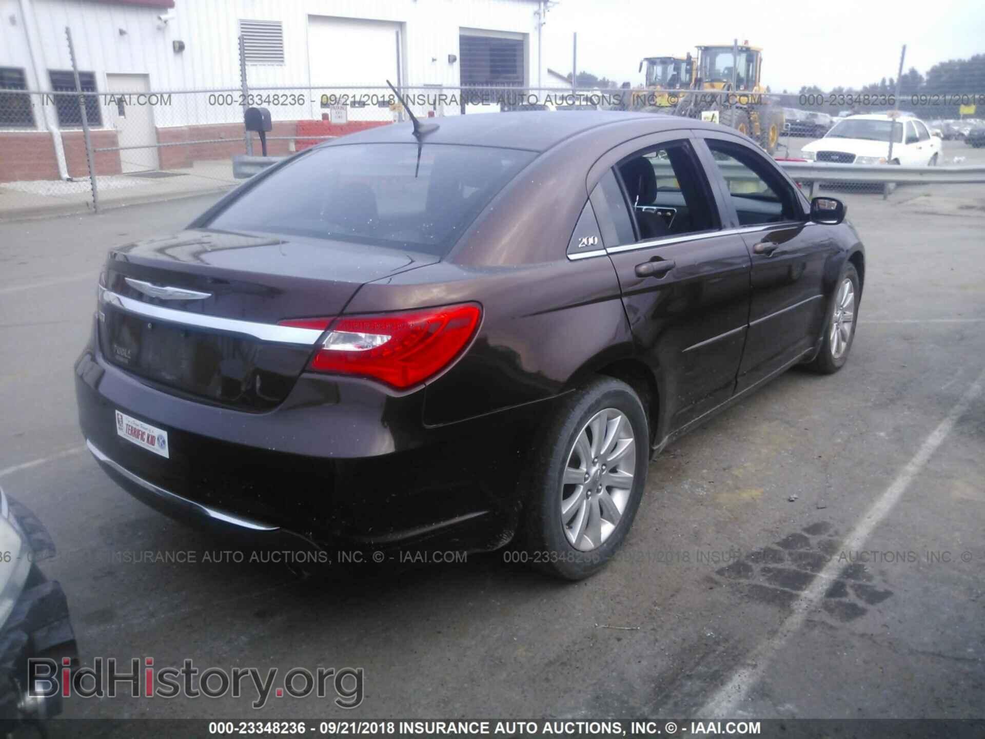 2013 Chrysler 200 - VIN: 1C3CCBBG5DN659702 - Photo 4