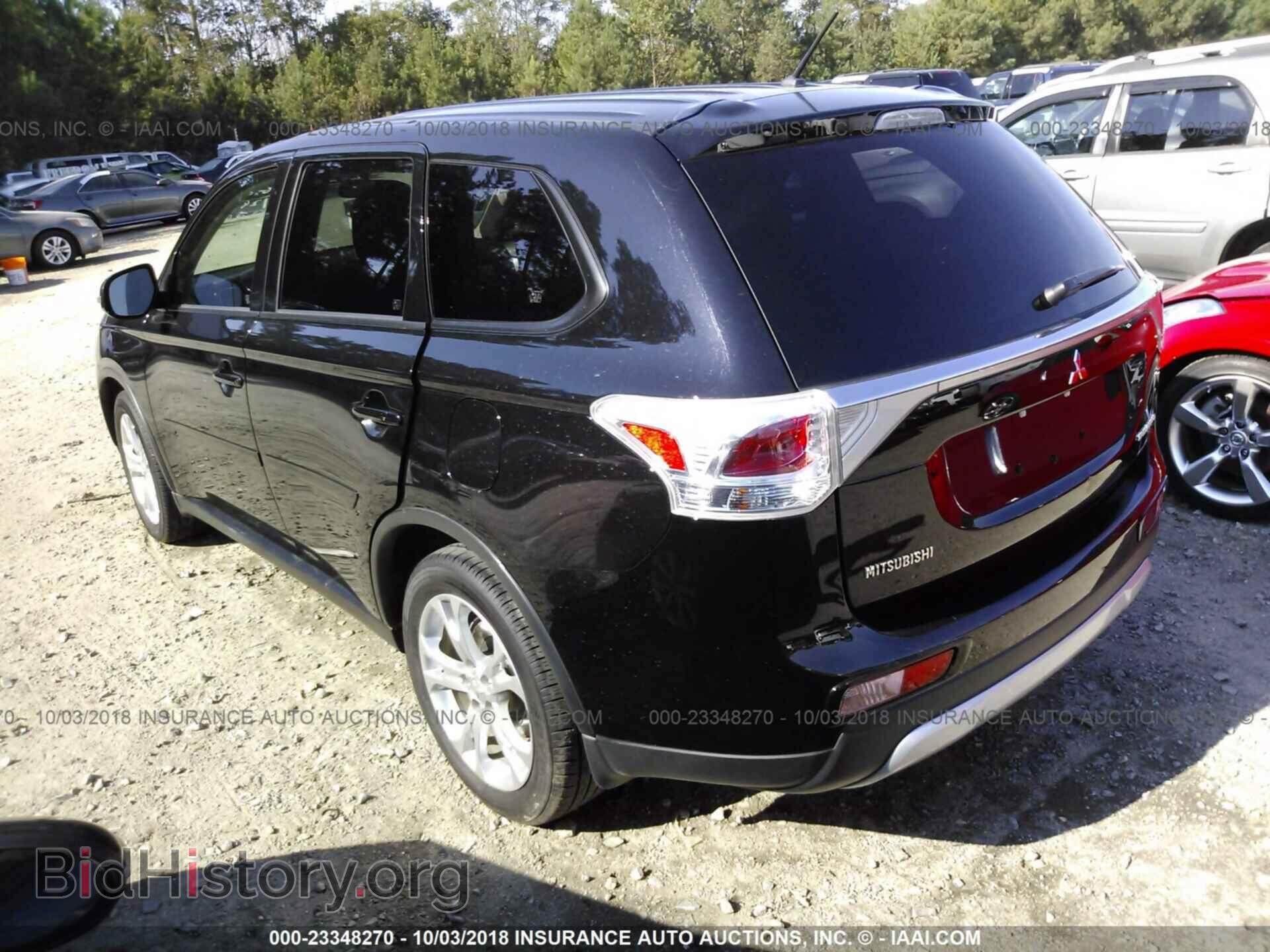 2015 Mitsubishi Outlander - VIN: JA4AD3A31FZ011879 - Фото 3