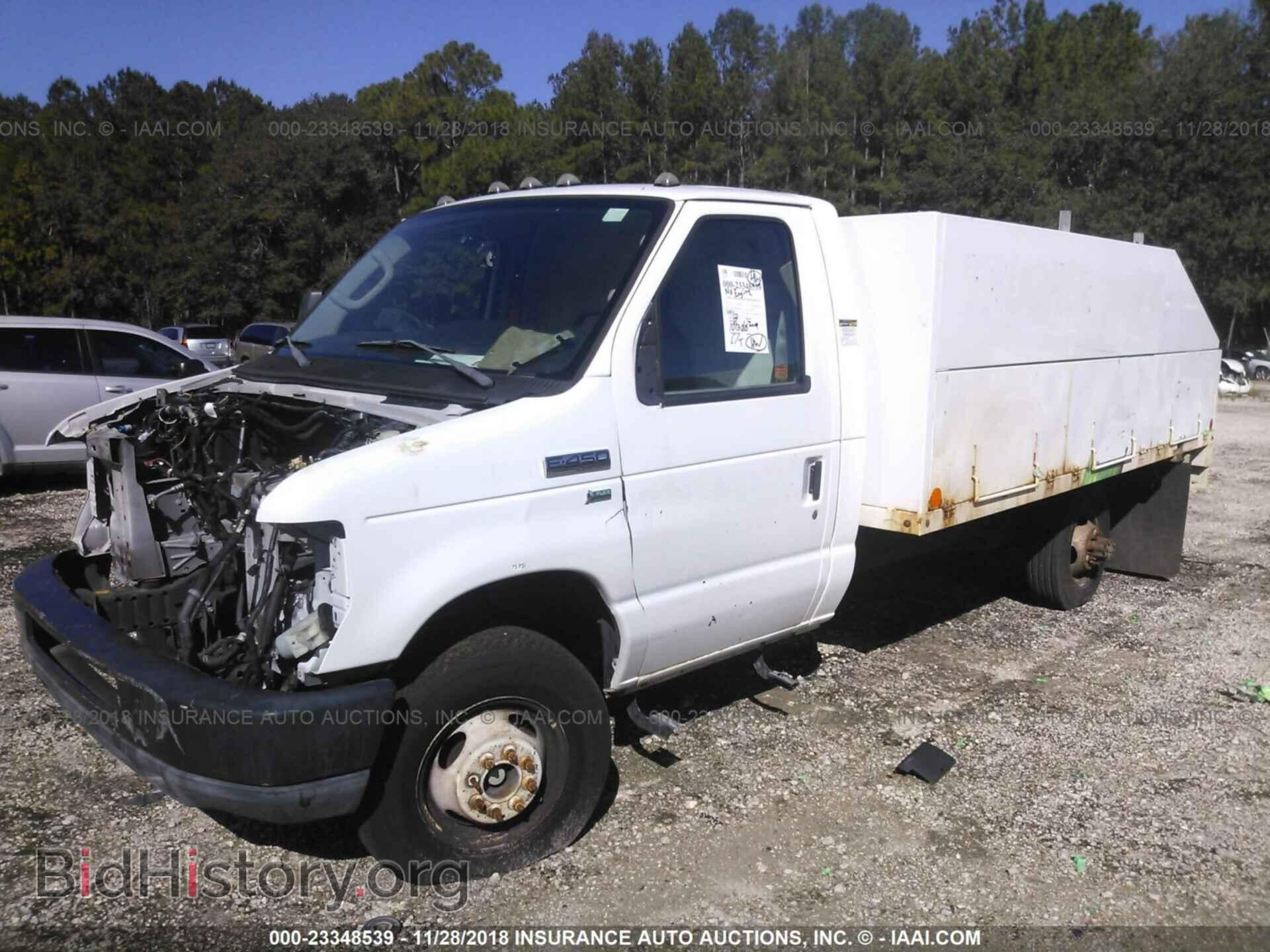 2011 Ford Econoline - VIN: 1FDXE4FL2BDA30035 - Photo 2